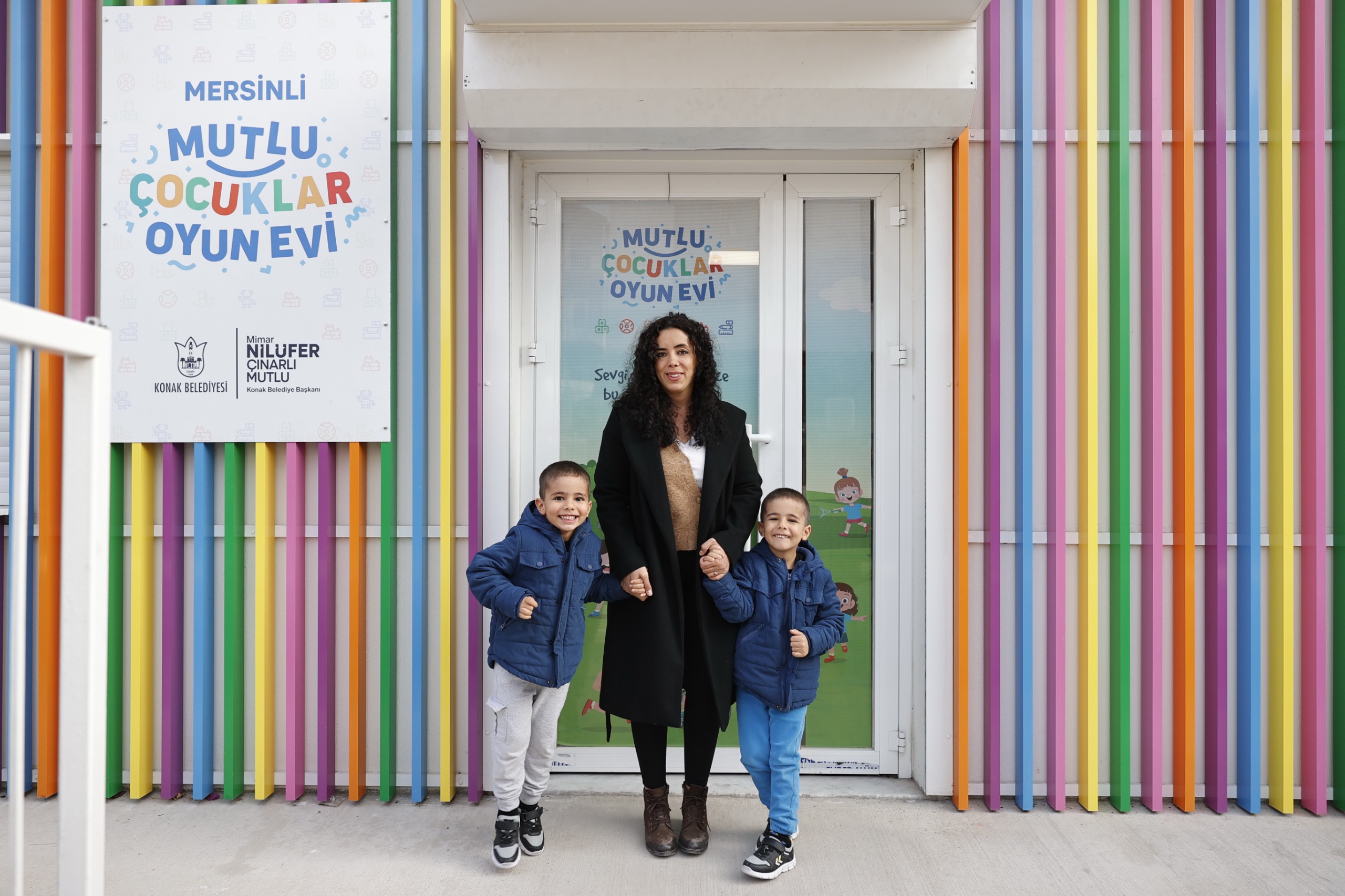 Konak’ta ‘Mutlu Çocuklar Oyun Evleri’ ile çocuklar da anneler de mutlu