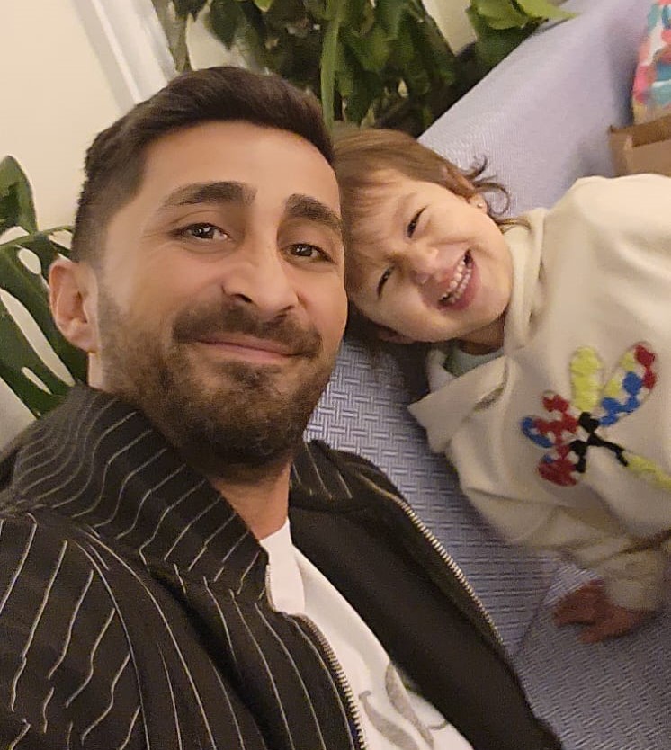 İzmir'de Dram: Baba, Yasa Dışı Yollarla Kaçırılan Kızı İçin Adalet Arıyor