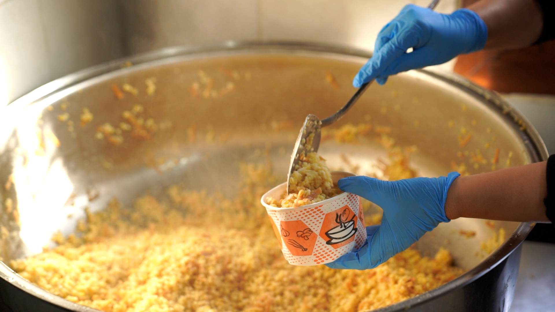 Seferihisar Belediyesi'nden vatandaşın içini ısıtan hizmet