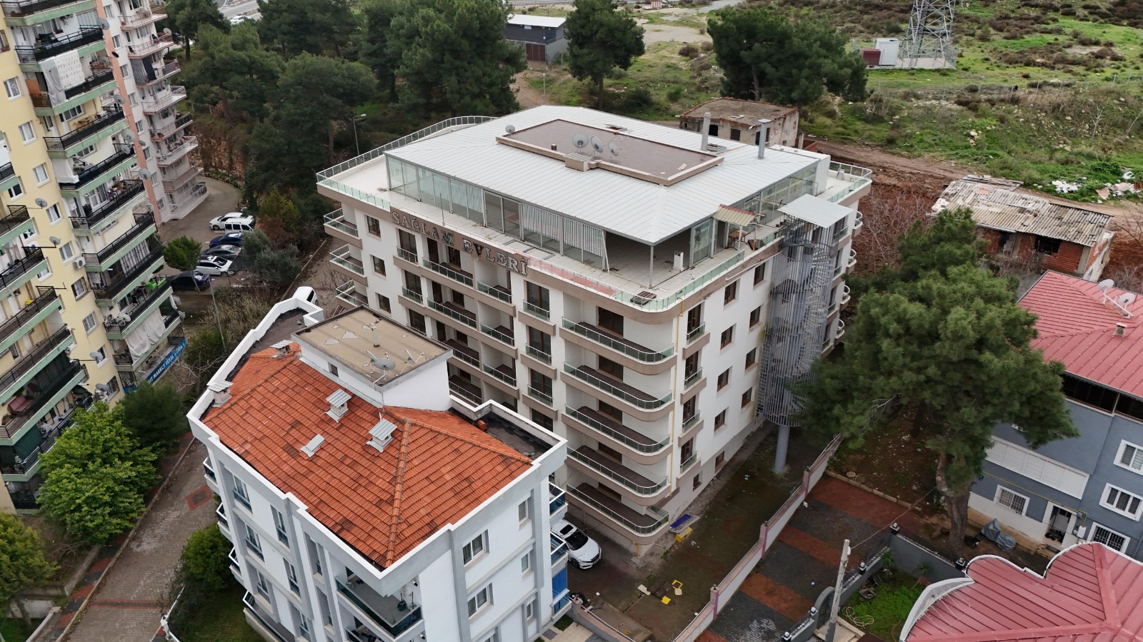 Buca'da fiziki yatırımlar tüm hızıyla sürüyor