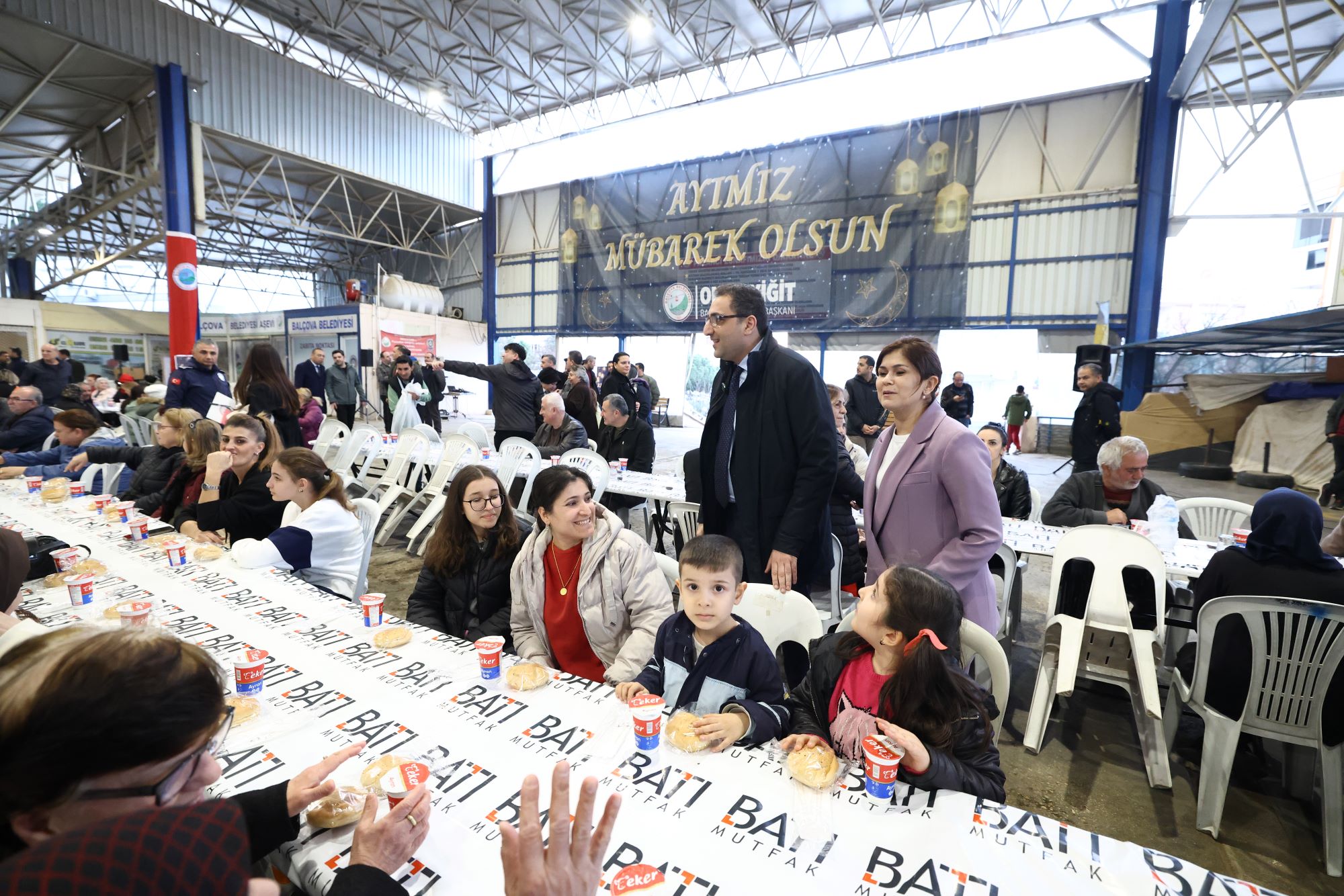Balçova’da binlerce kişi iftar sofrasında buluştu