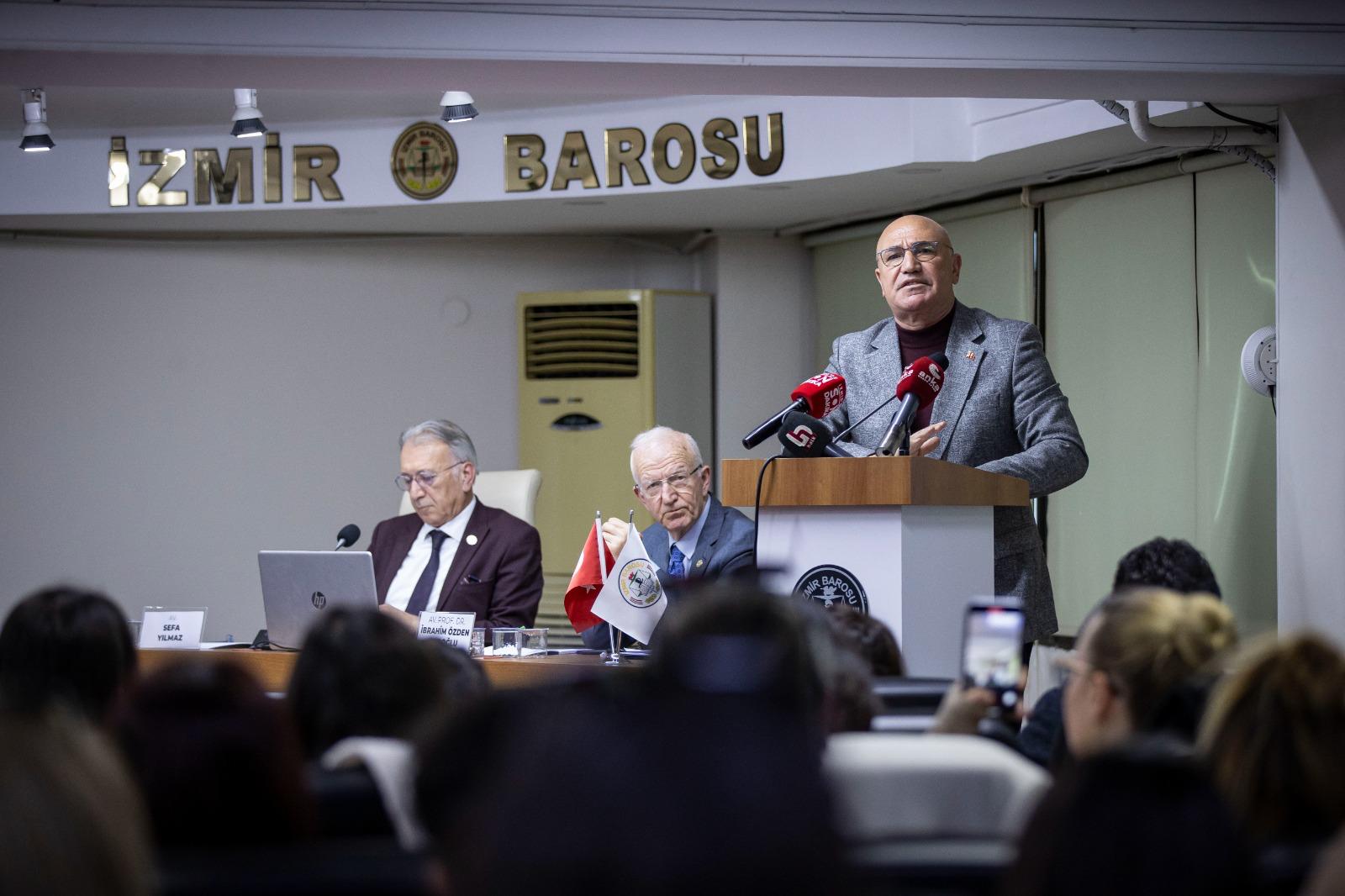 Başkan Tugay hukukçuların paneline katıldı Barolar da avukatlar da direnecek