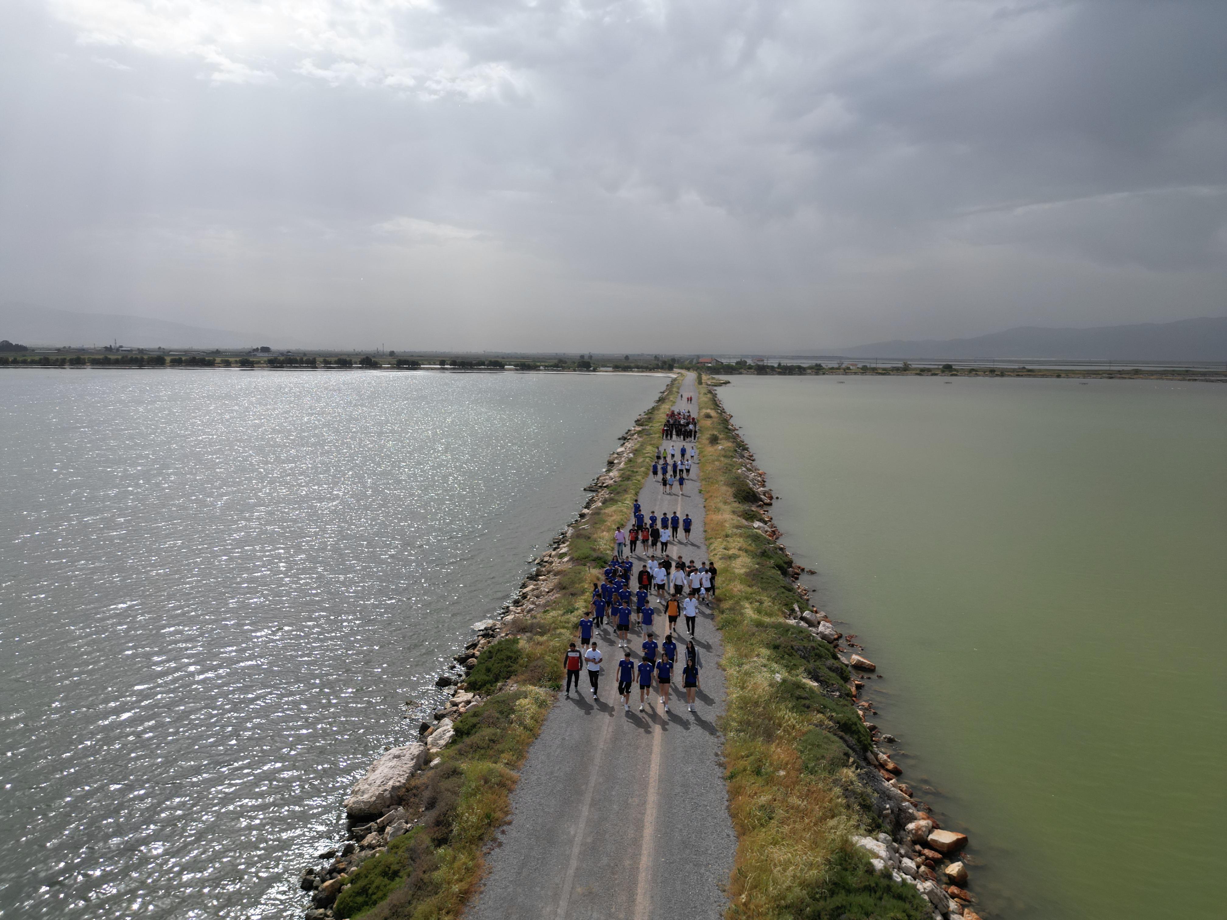 İzmir Kuş Cenneti'nde Ata’ya Saygı Yürüyüşü