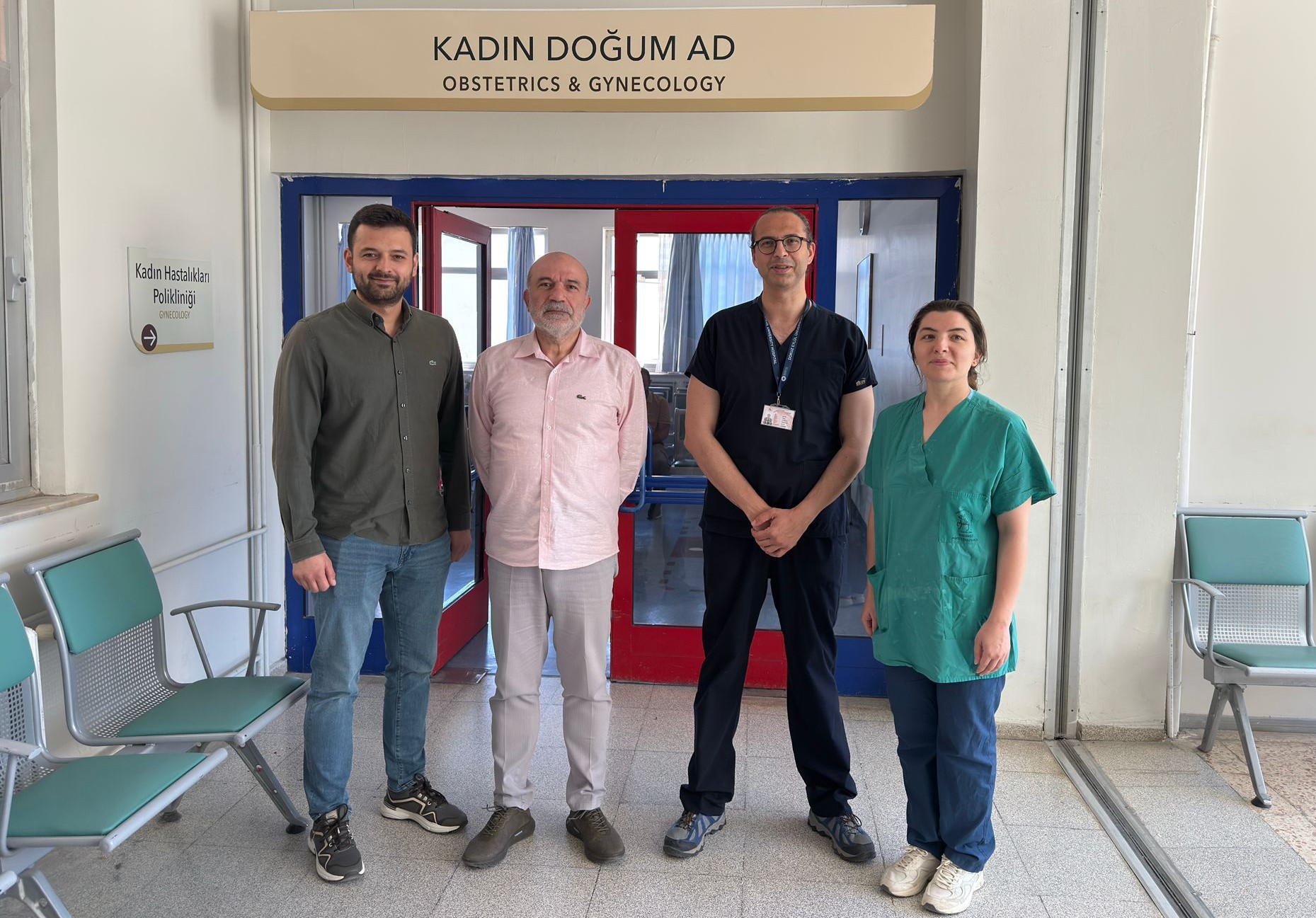 DEÜ’DEN KADIN SAĞLIĞINDA ÖNEMLİ BAŞARI: 15 KİLOLUK DEV YUMURTALIK KİSTİ BAŞARIYLA ÇIKARILDI