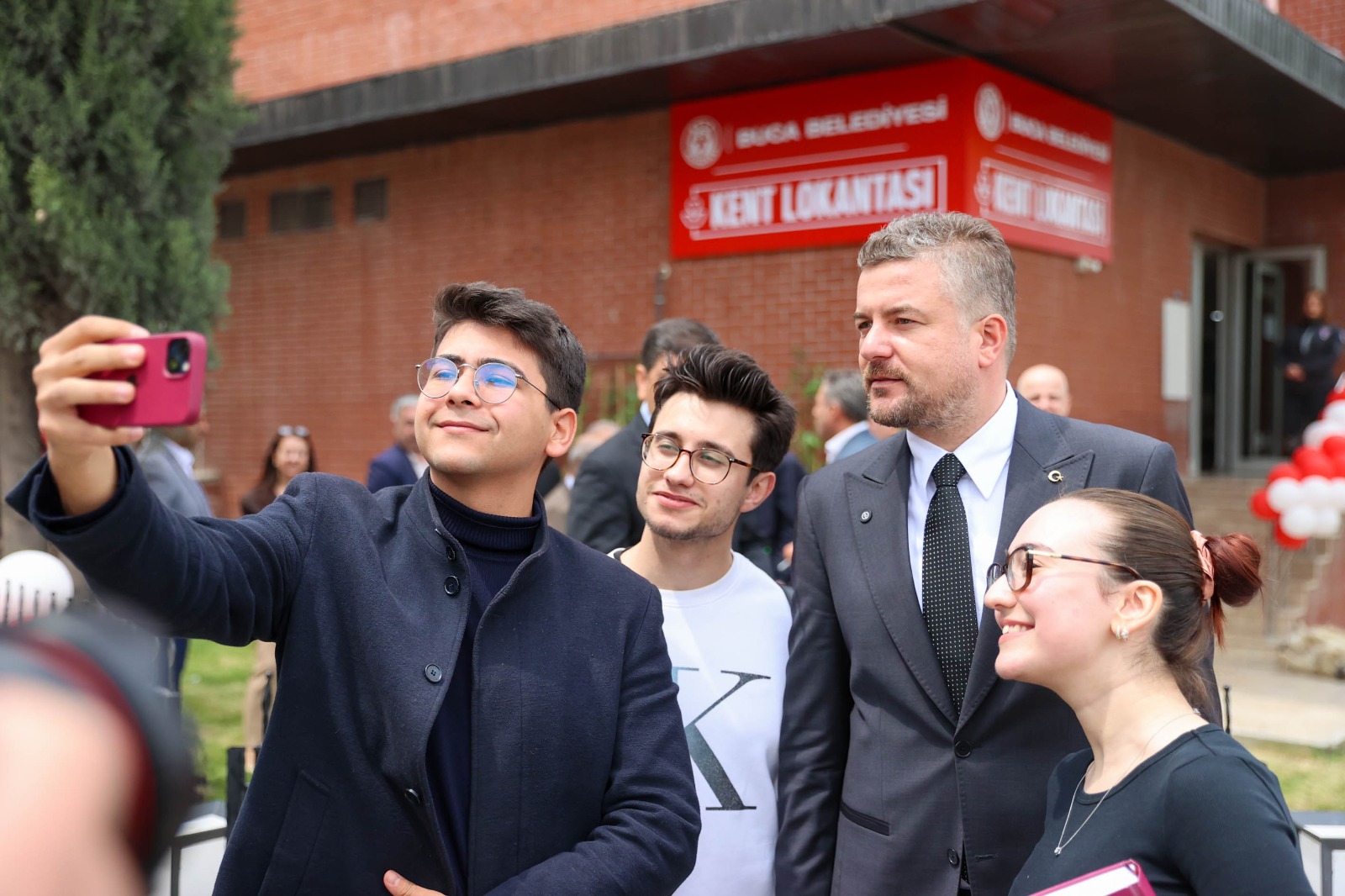 Buca’da gençlere pozitif ayrımcılık