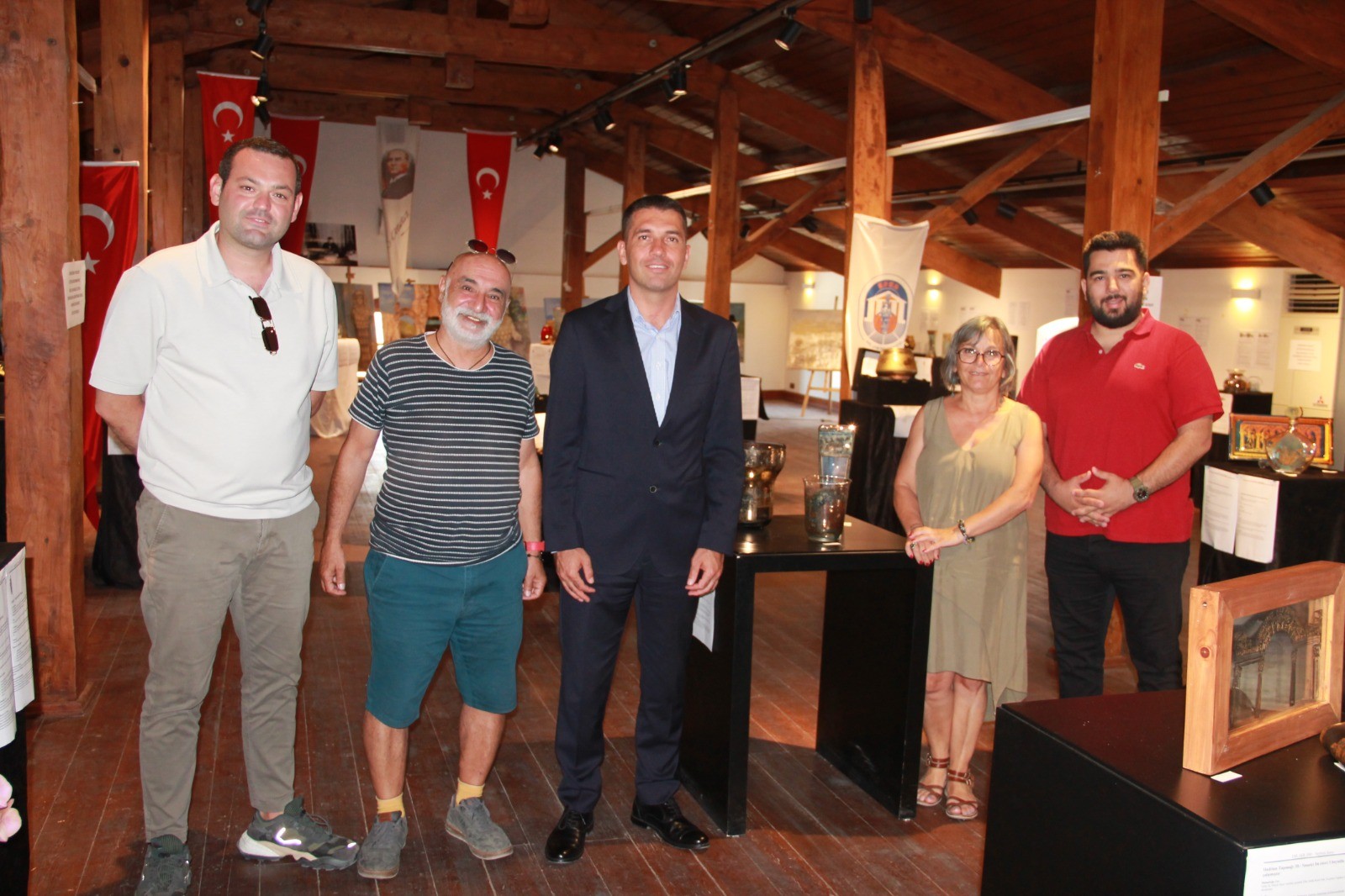 Seferihisarlı sanatçılardan Efes Selçuk’ta ‘’Cam’da Antik Ege’’ sergisi