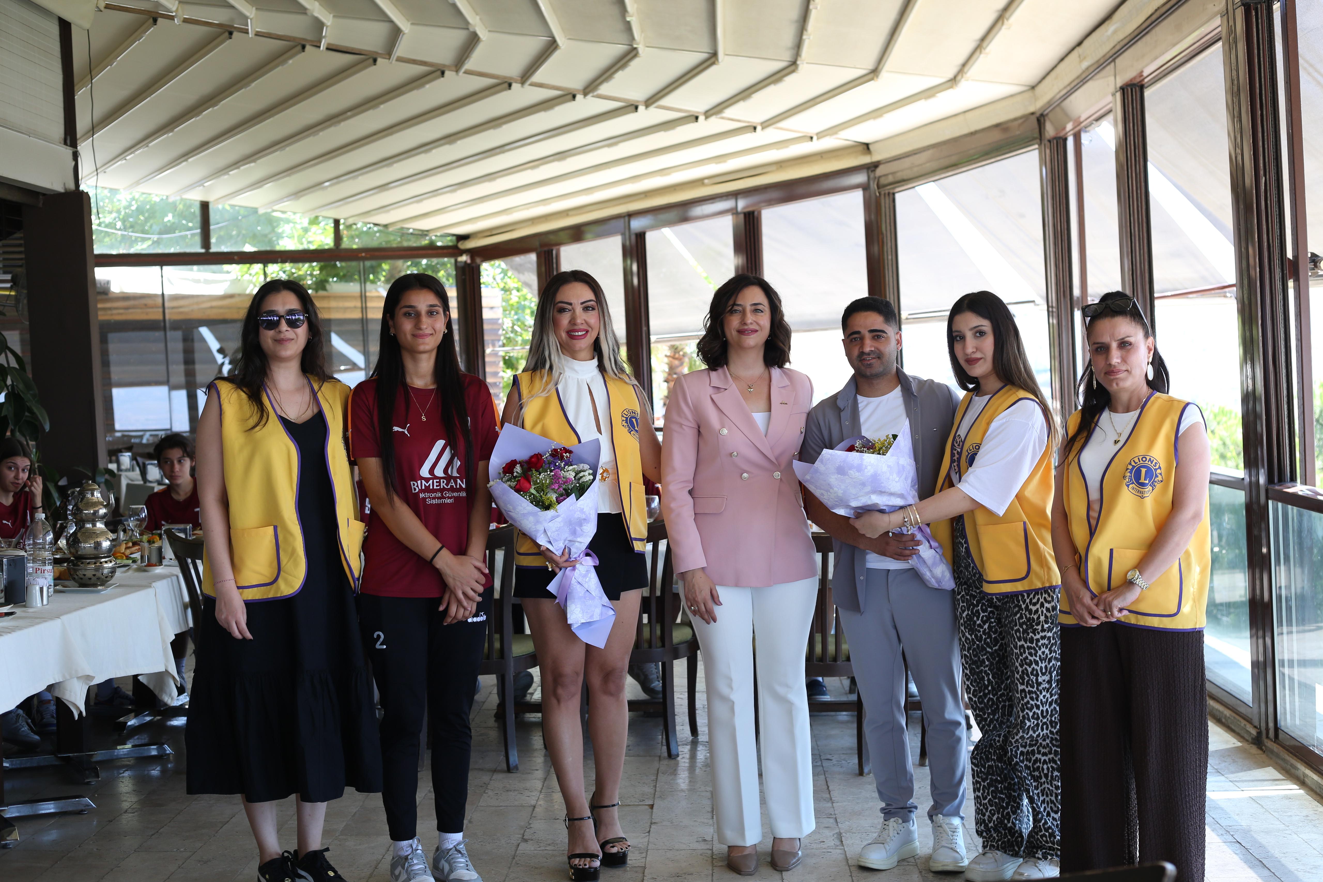Kahramanlar Lions Kulübü’nden Örnek Sosyal Sorumluluk Projesi: Görme Engellilere ve Kadın Futboluna Destek