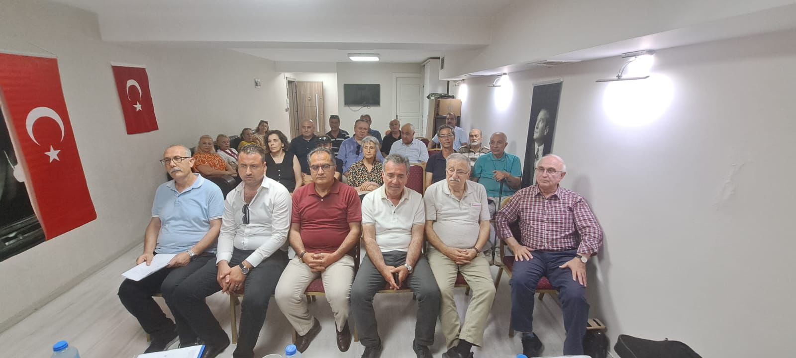 AVAZ İzmir Şube Başkanı Uğur Şimdi'den birlik mesajı: Kırgınlık ve dargınlıkları bir kenara bırakacağız