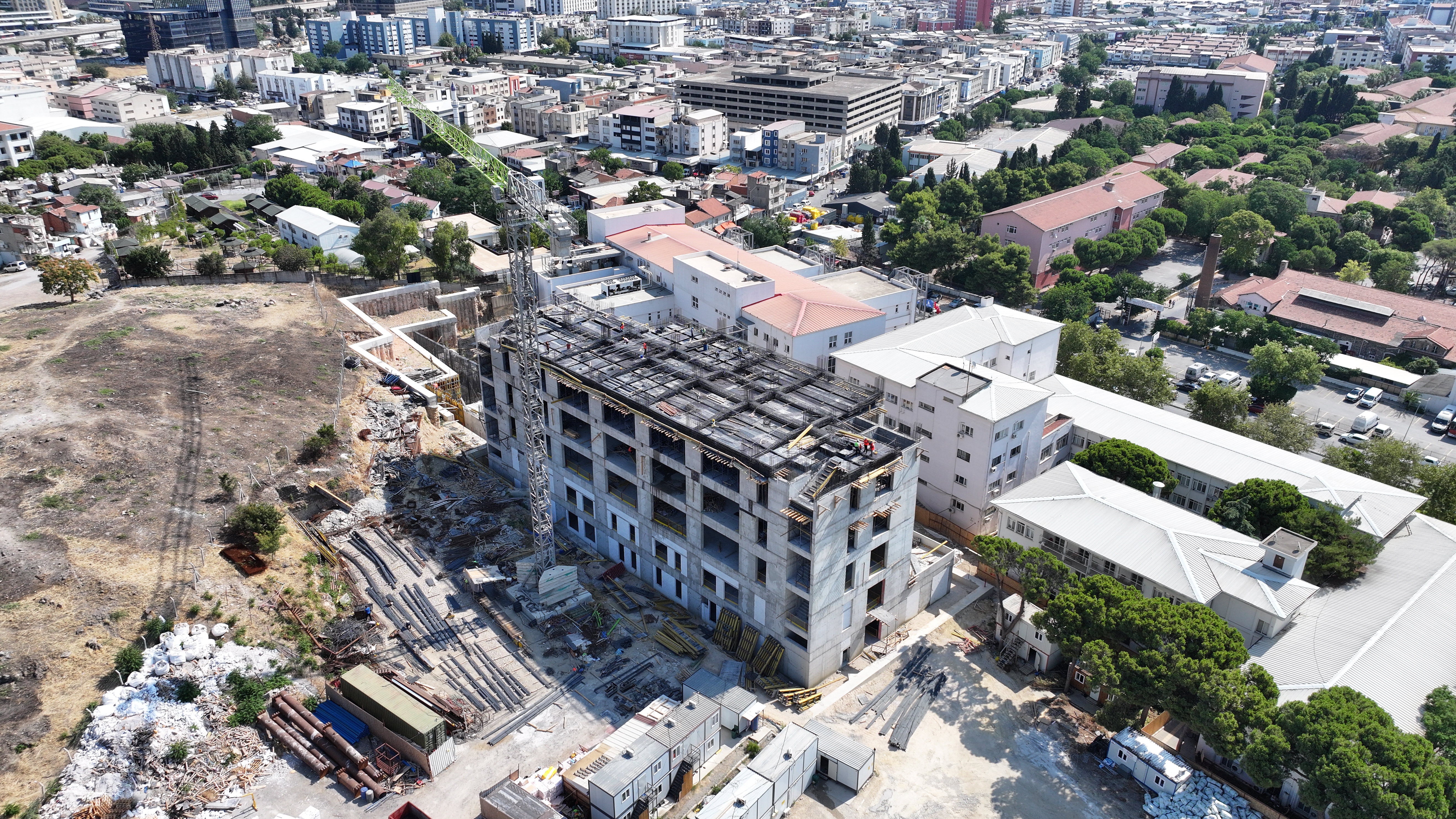 Sağlığı geliştiren, insanı iyileştiren kent: İzmir