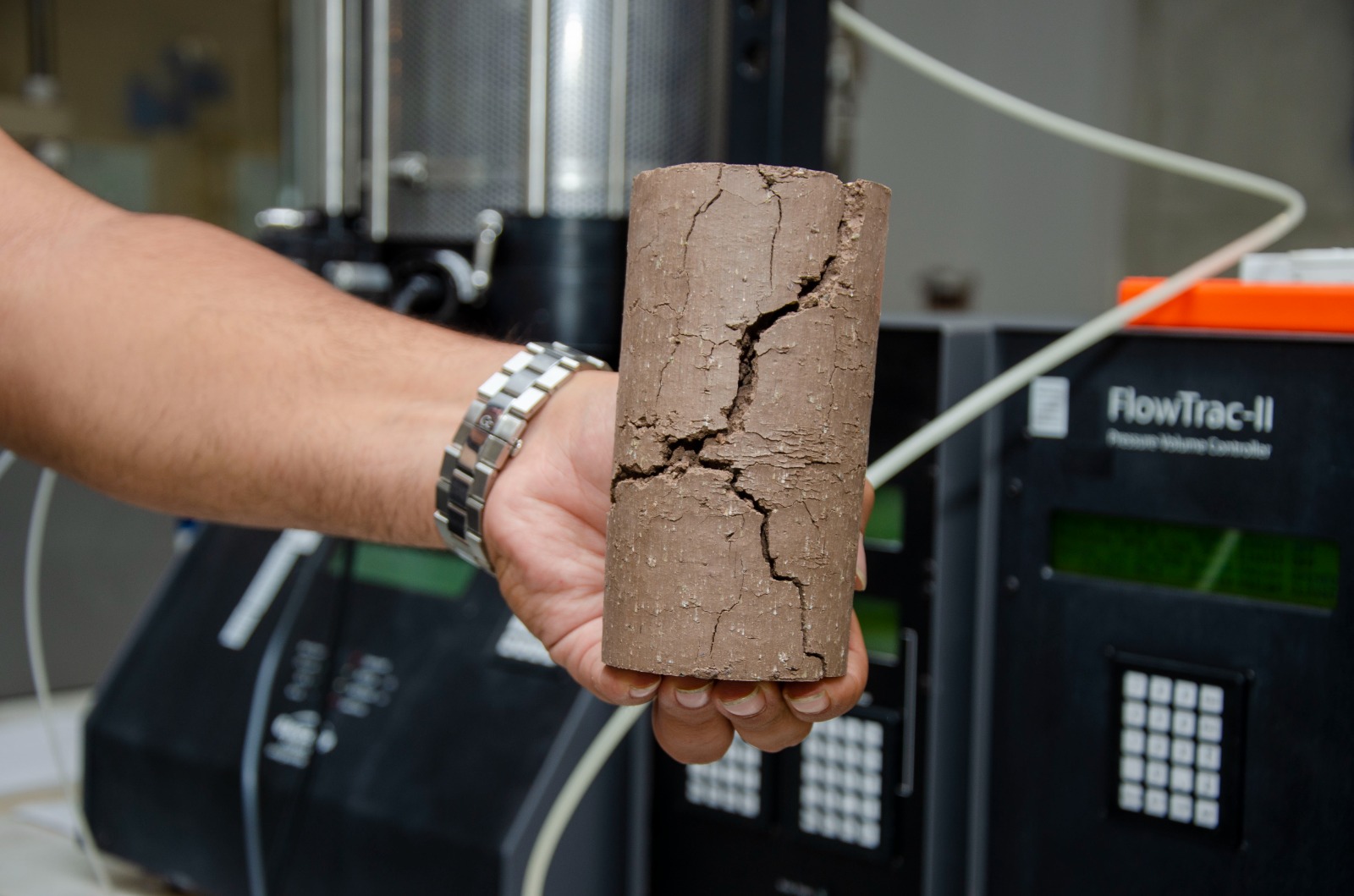 Karşıyaka’nın hem zemin yapısı hem de yapı stoku için çalışmalar başlıyor