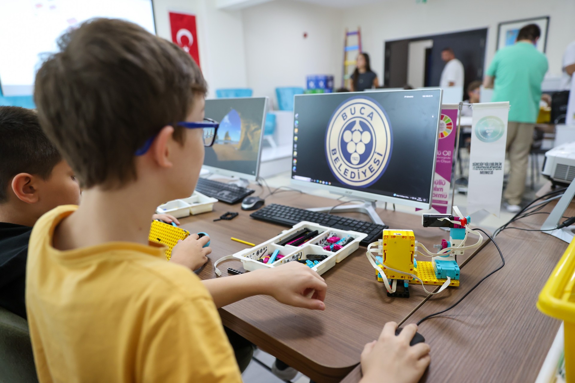 Buca’da robotik kodlama eğitimine büyük ilgi