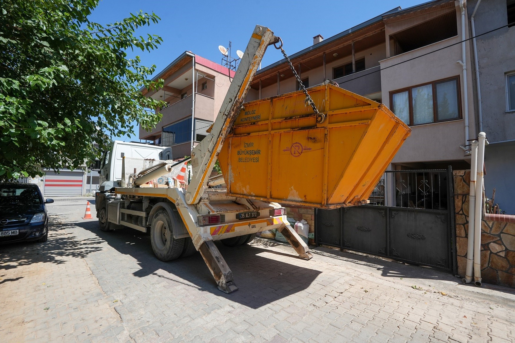 Gaziemir Belediyesi’nden moloz atıklarına çevreci çözüm