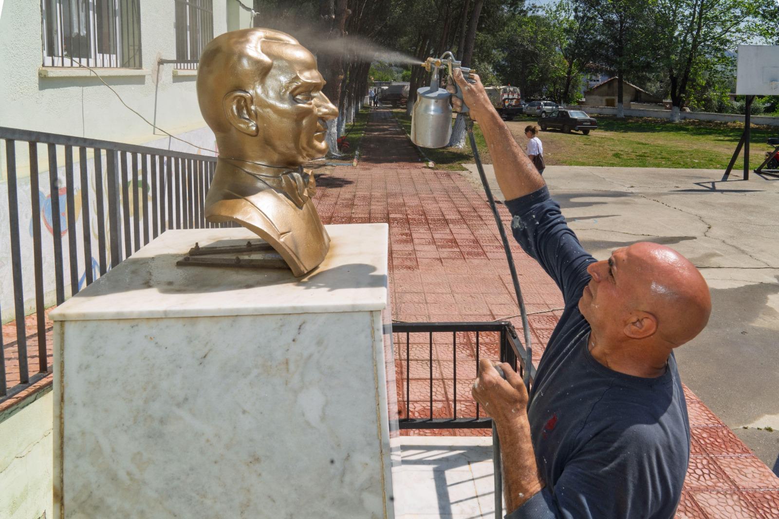 Büyükşehir, yeni dönem öncesi okulları yeniledi