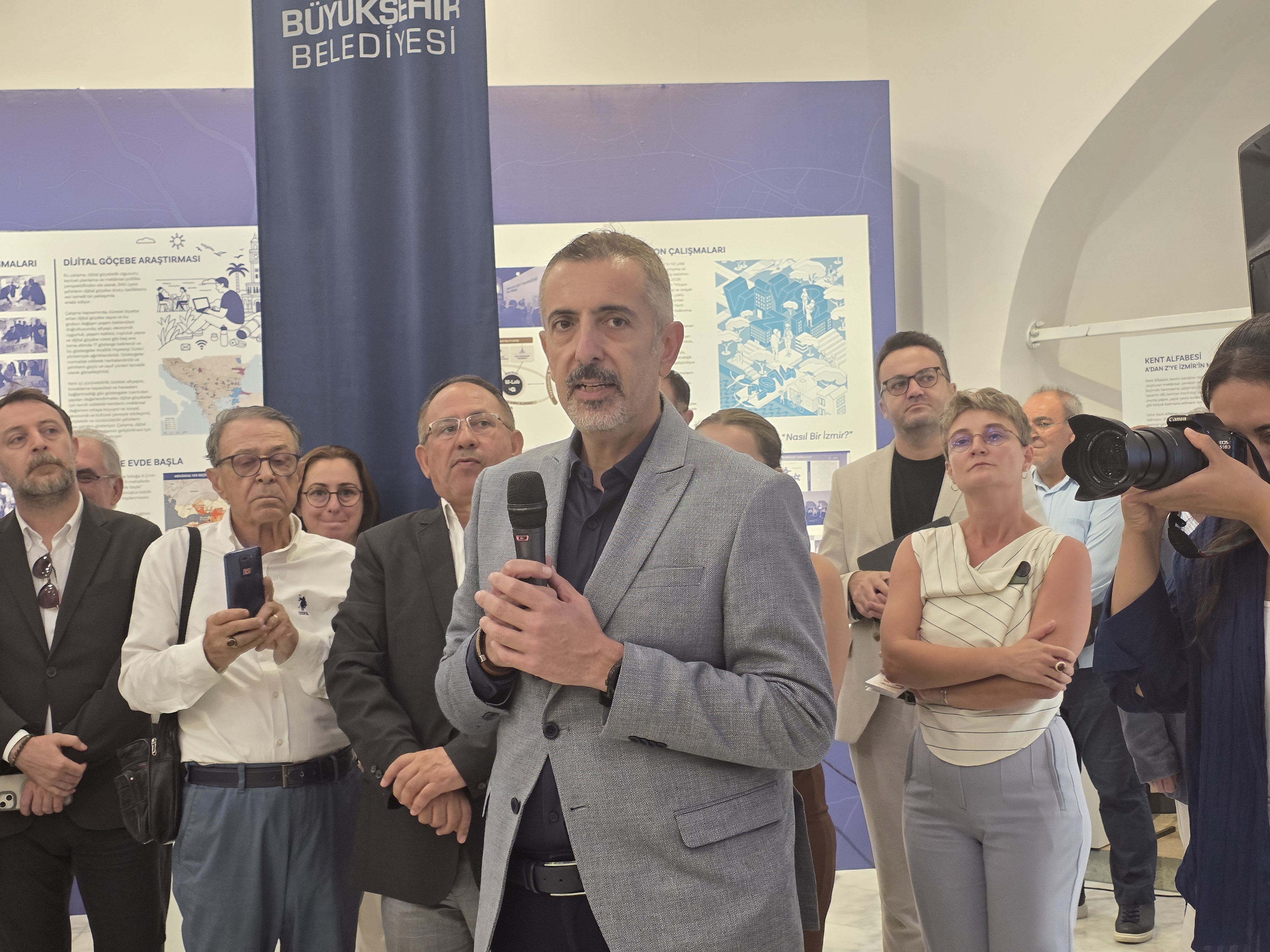 İZPA Bilime, Cemil Tugay Kentlilere Güveniyor: 'Sadece Eleştirmeyin, Katılın!'