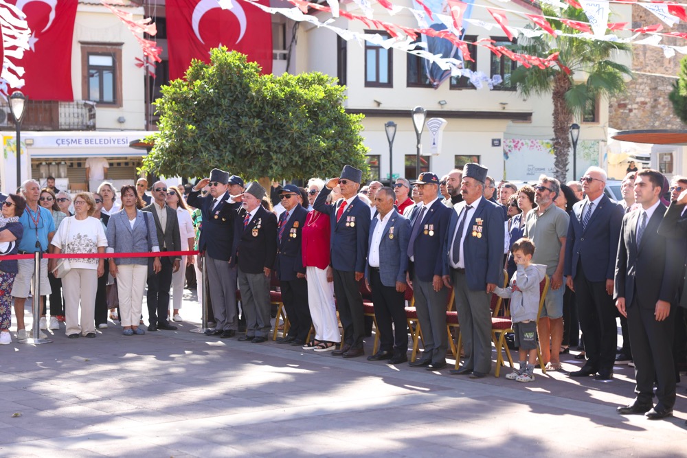 Çeşme Belediyesi’nden Gaziler Günü’nde Anlamlı Hediye