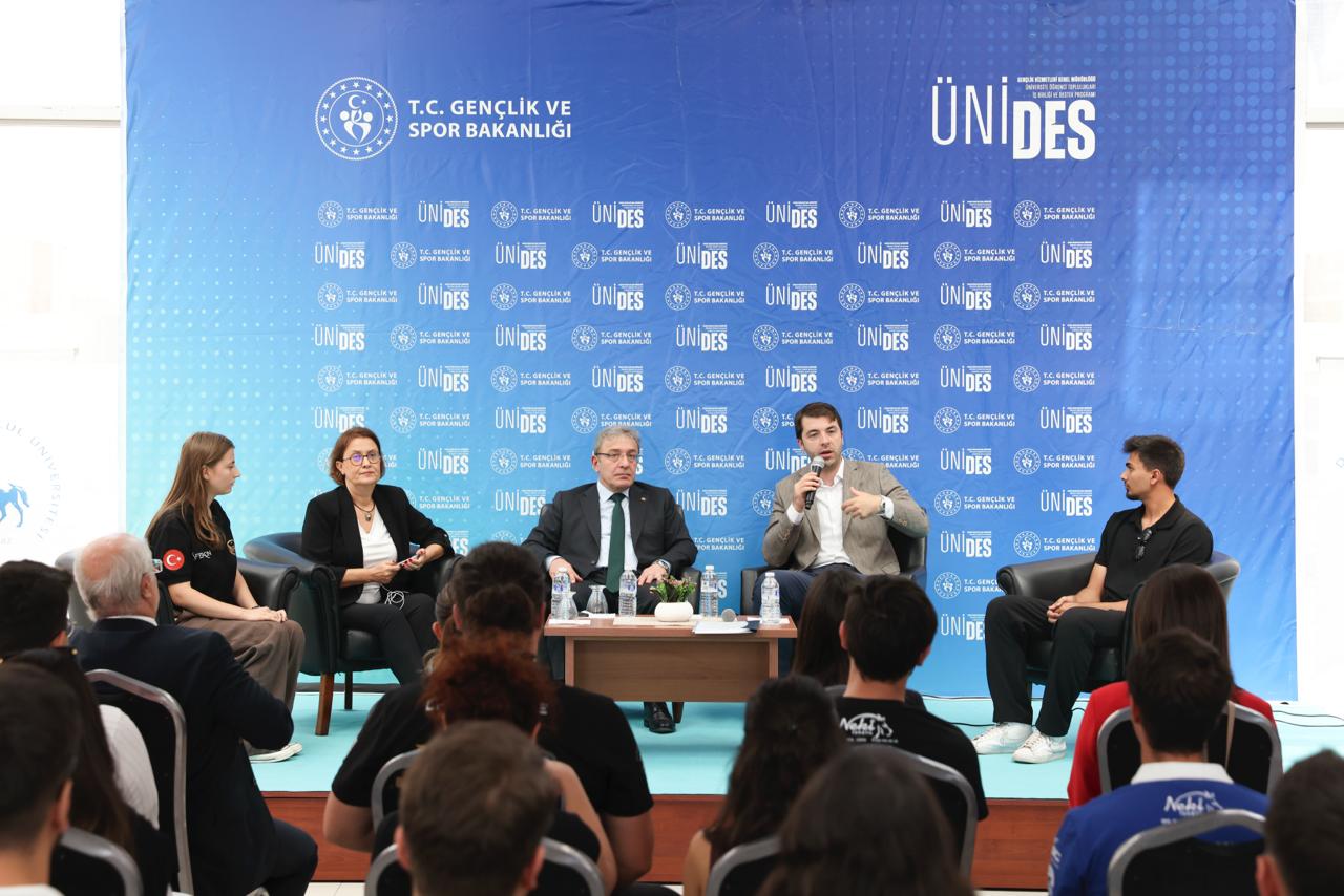 DOKUZ EYLÜL ÜNİVERSİTESİ'NDE ÜNİDES ZİRVESİ