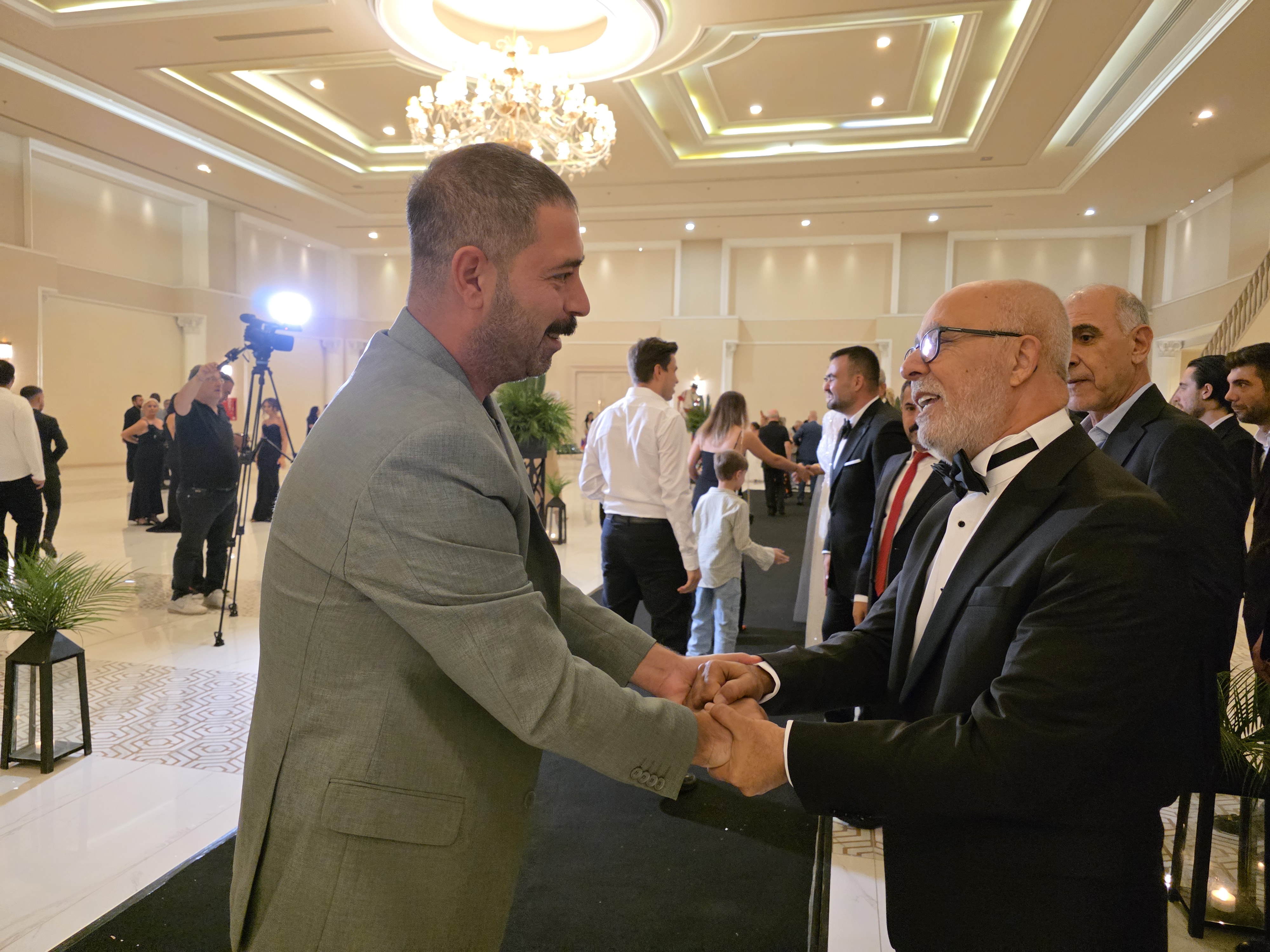 ALABAY AİLESİNİN MUTLU GÜNÜ: "ADNAN VE YAMAN ERKEKLİĞE İLK ADIMLARINI ATTI"