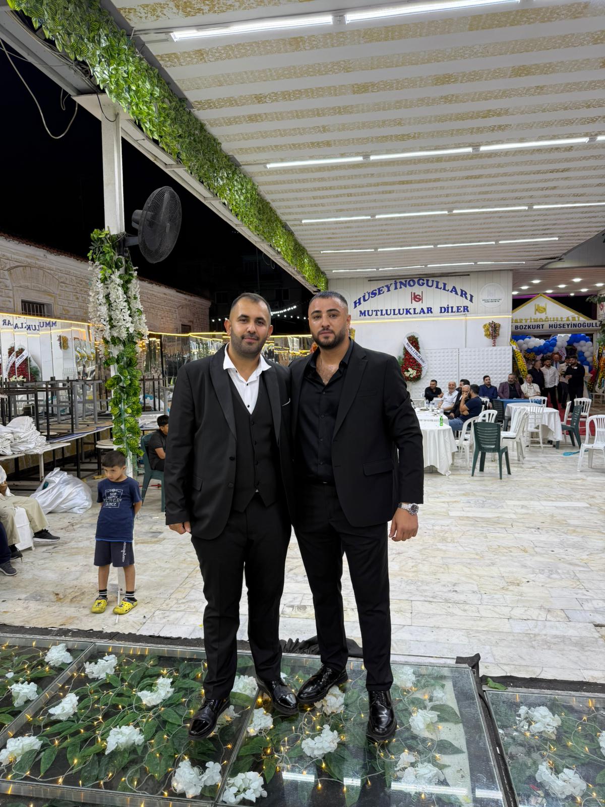 Hüseyinoğulları'nın mutlu günü: Eshat ve Kenancan Bozkurt sünnet oldu