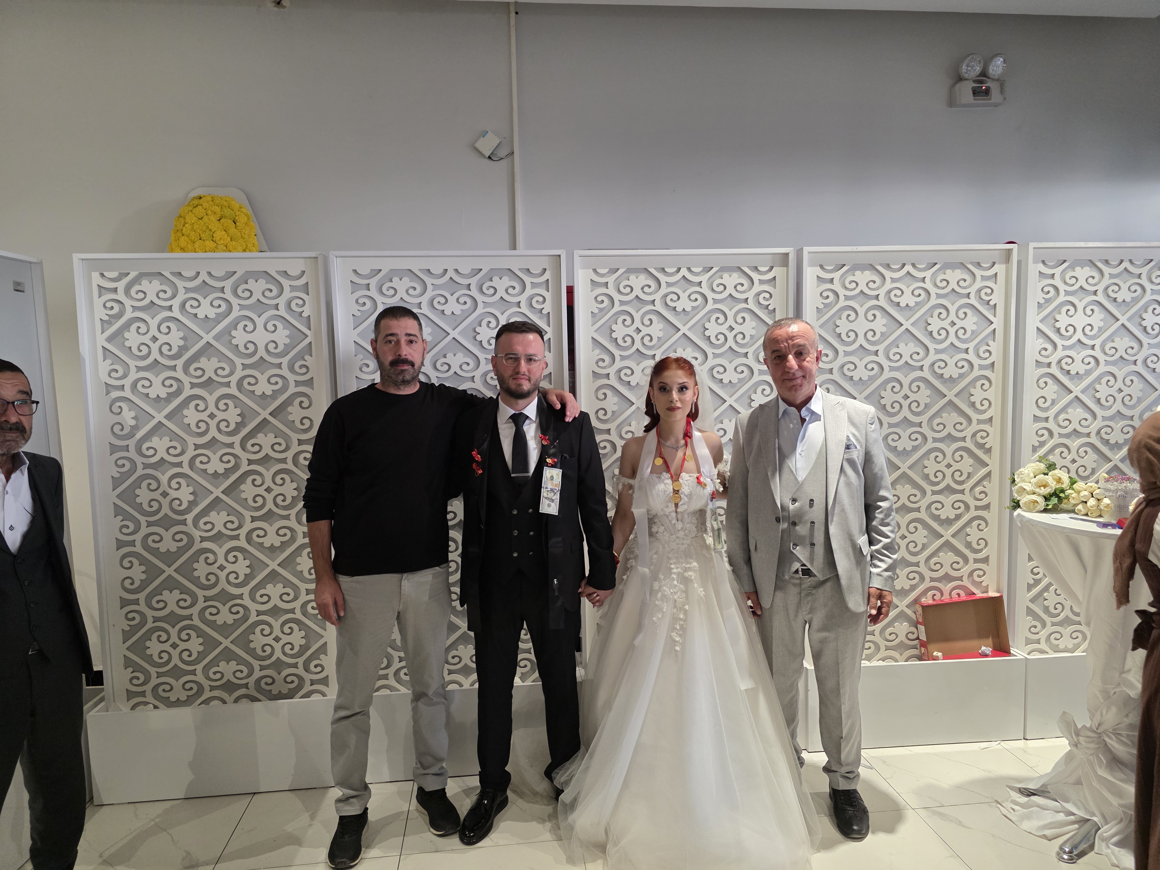 İrem Albayram ile Mertcan Sevinç dünya evine girdi