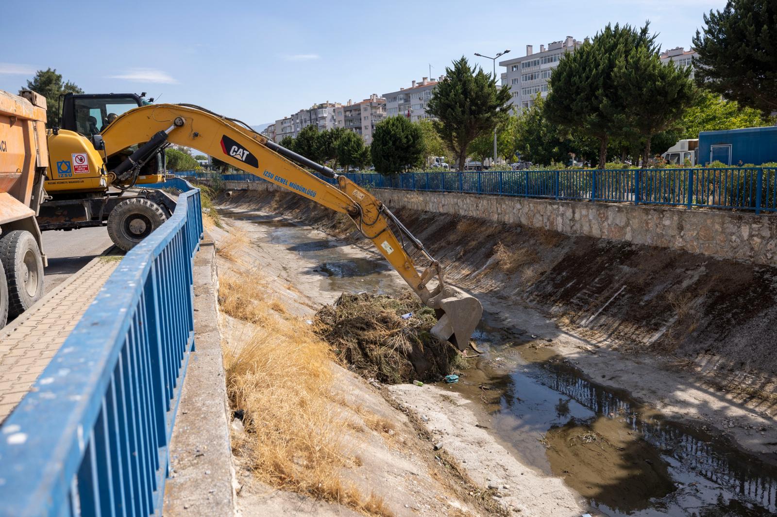 İZSU’dan kış öncesi temizlik ve altyapı hamlesi