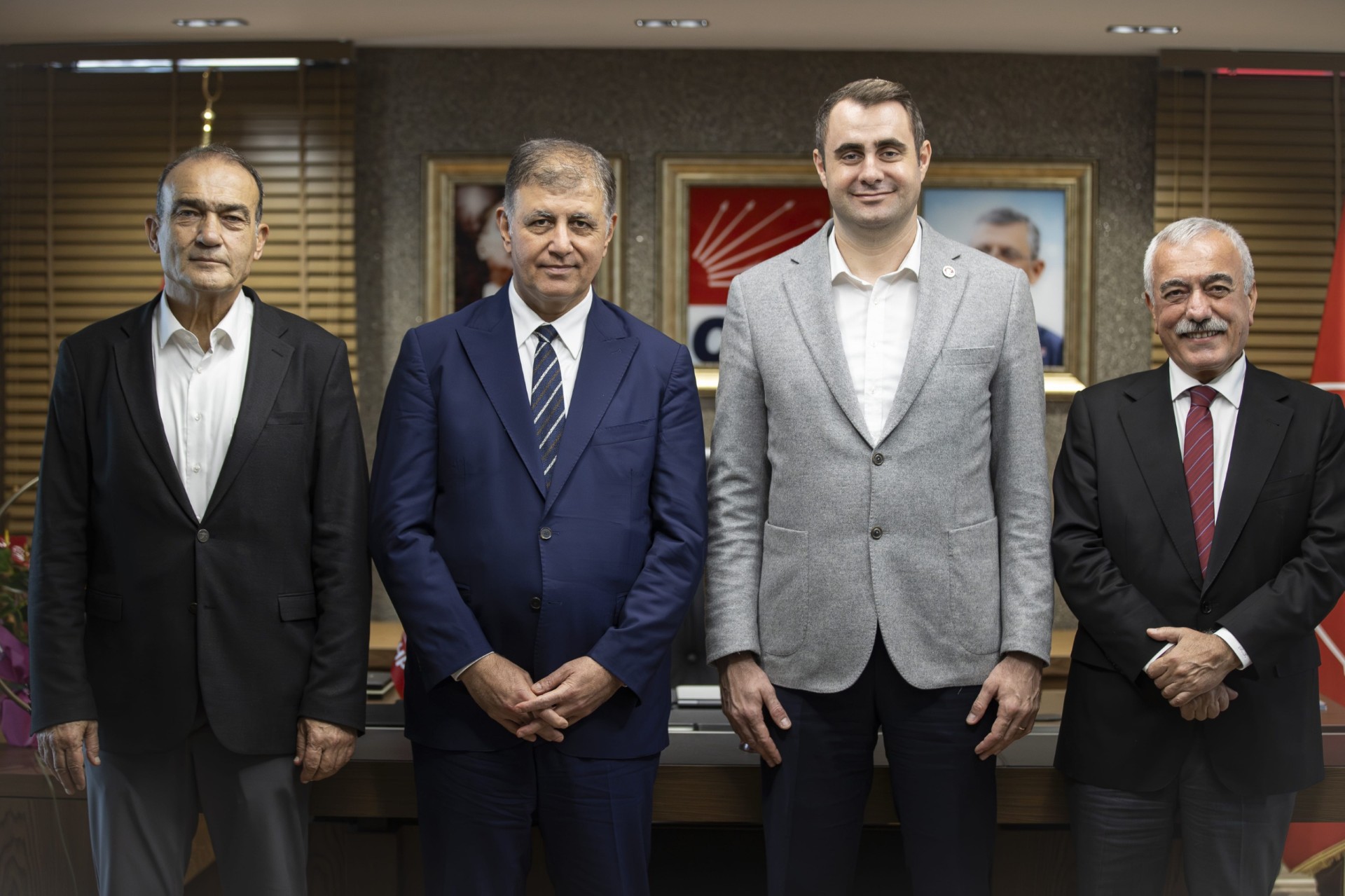 Başkan Tugay’dan CHP İl Başkanı Güç ve yönetimine hayırlı olsun ziyareti