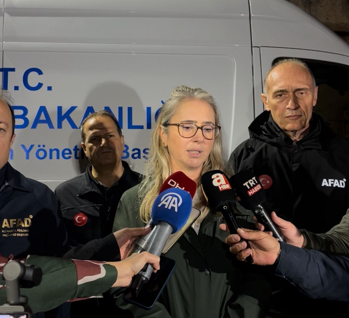 AK Partili Çankırı, Selde Kaybolan Kaptanoğlu'nun Ailesini Ziyaret Etti