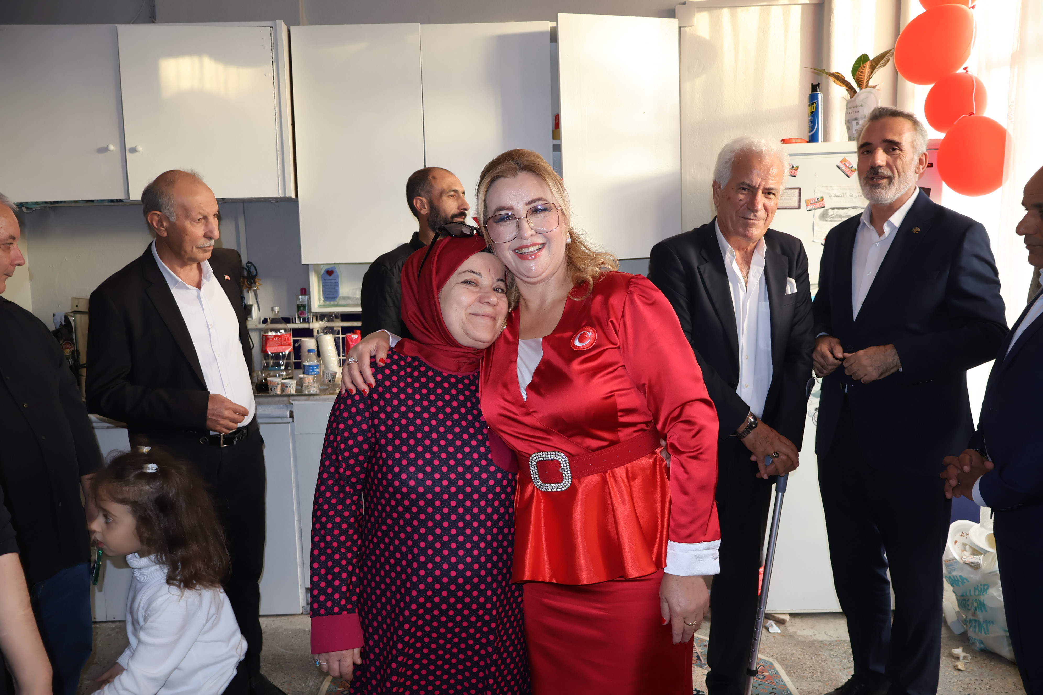 İZMİR'DE ENGELLİLER İÇİN UMUT KAPISI AÇILDI: "GERÇEK ENGEL, ZİHİNLERDEKİ AYRIMCILIKTIR"