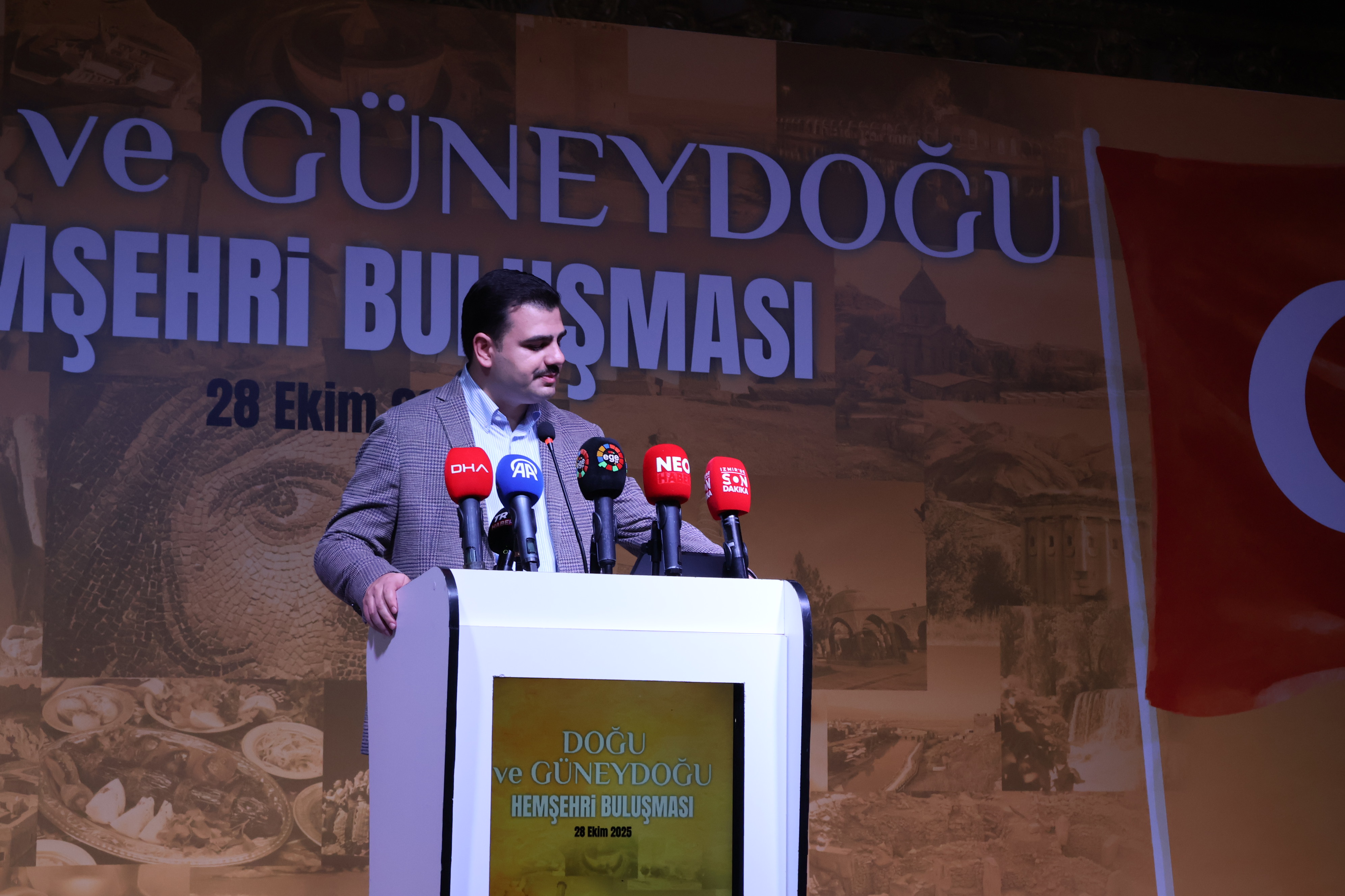 İzmir'de "Büyük Kardeşlik" Buluşması: Birlik, Dayanışma ve Umut Mesajı