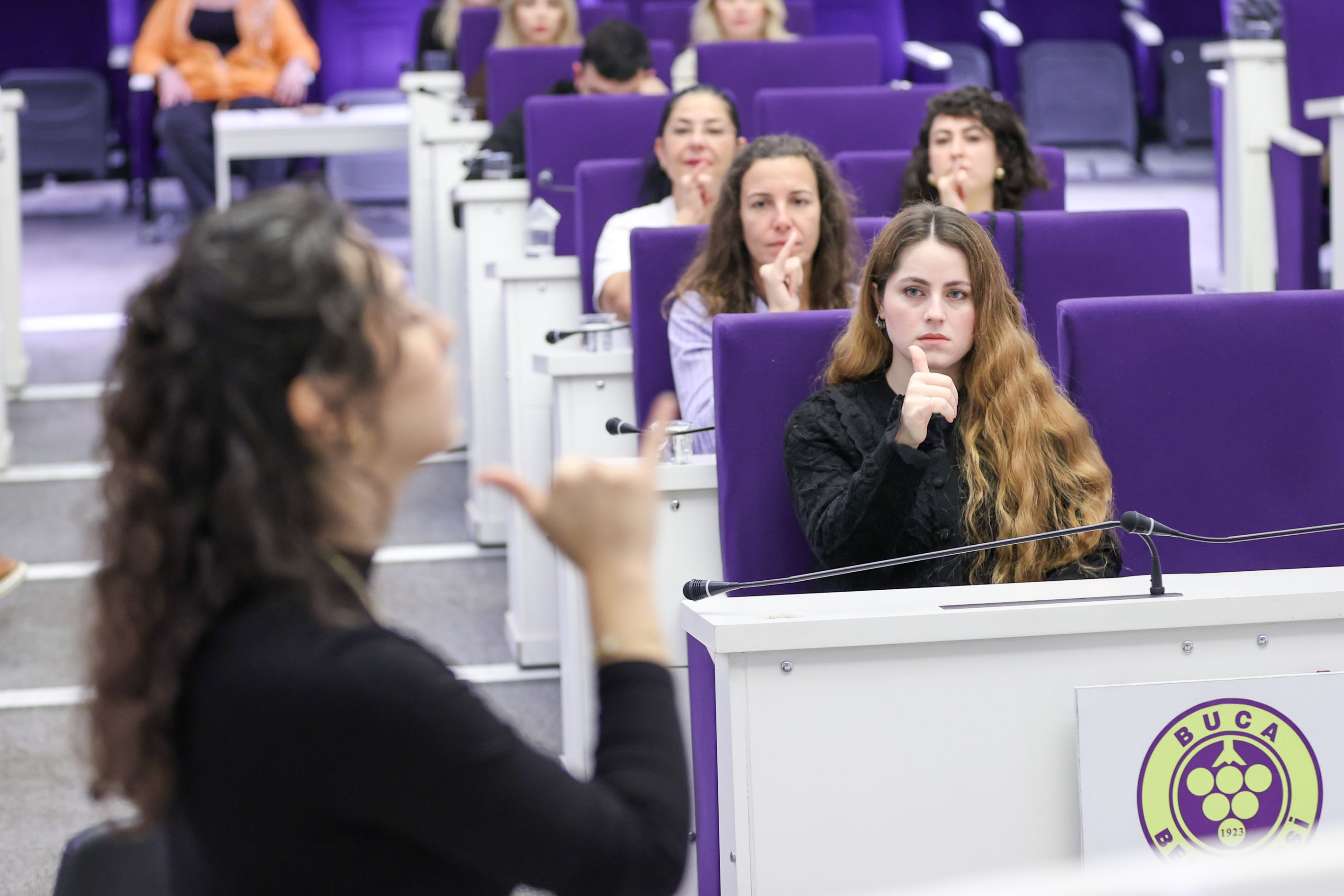 BUCA BELEDİYESİ'NDEN ENGELSİZ HİZMET İÇİN ÖNEMLİ ADIM