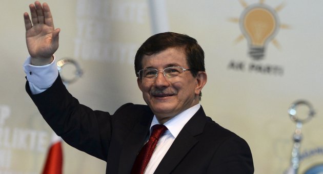Davutoğlu'ndan sağlık çalışanlarına zam müjdesi