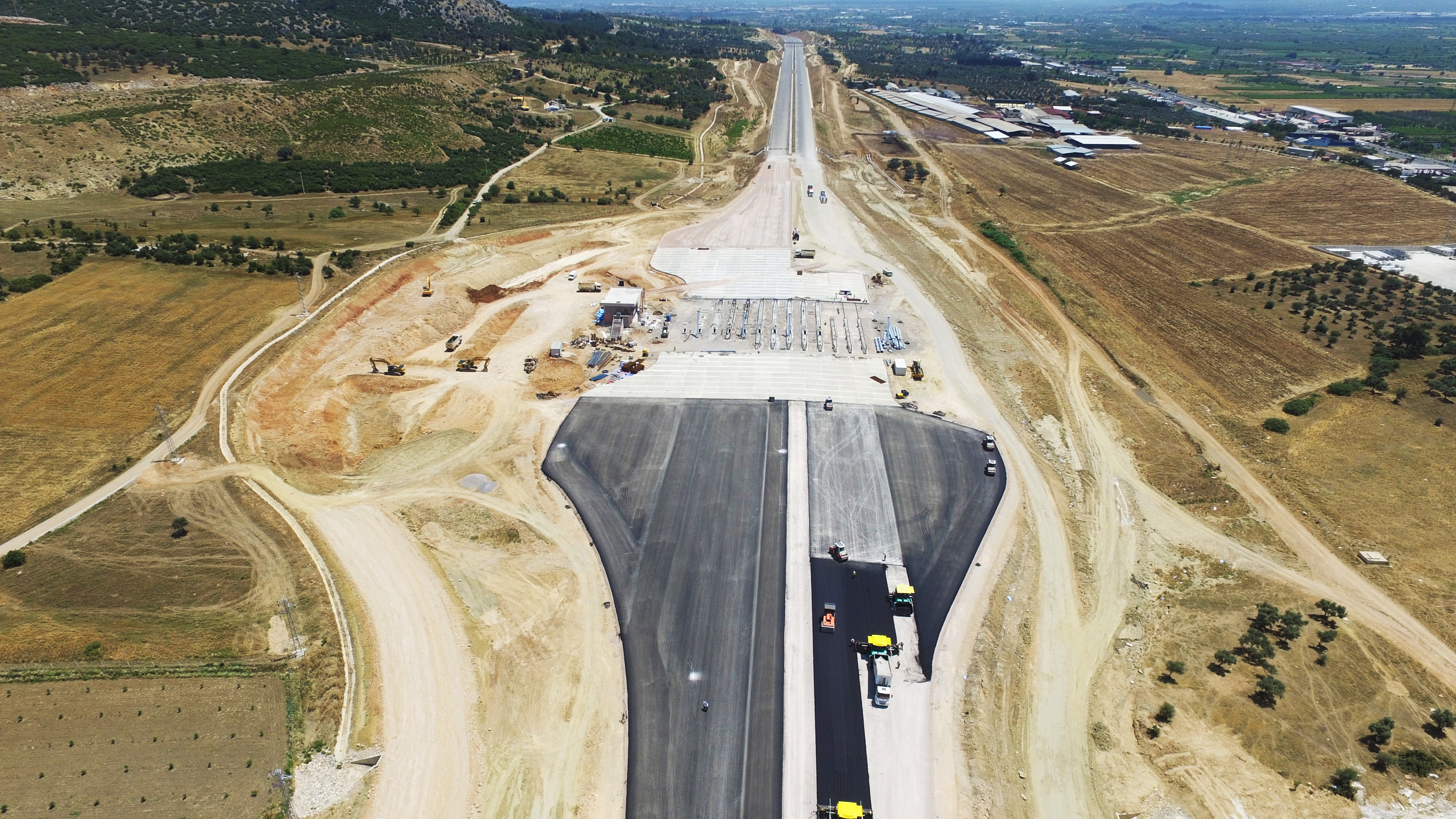 İstanbul - İzmir Otoyolu 5. viteste! Yüzde 90 tamam