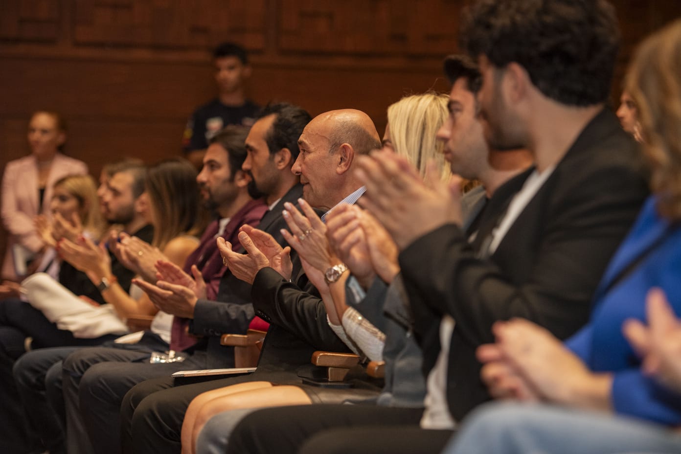 Soyer: “Barışa sımsıkı sarılmalıyız”