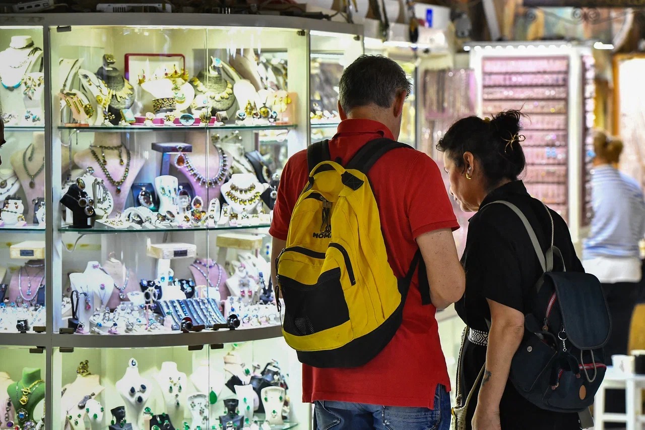 İzmir Büyükşehir Belediyesi’nden Kemeraltı esnafına İngilizce eğitimi