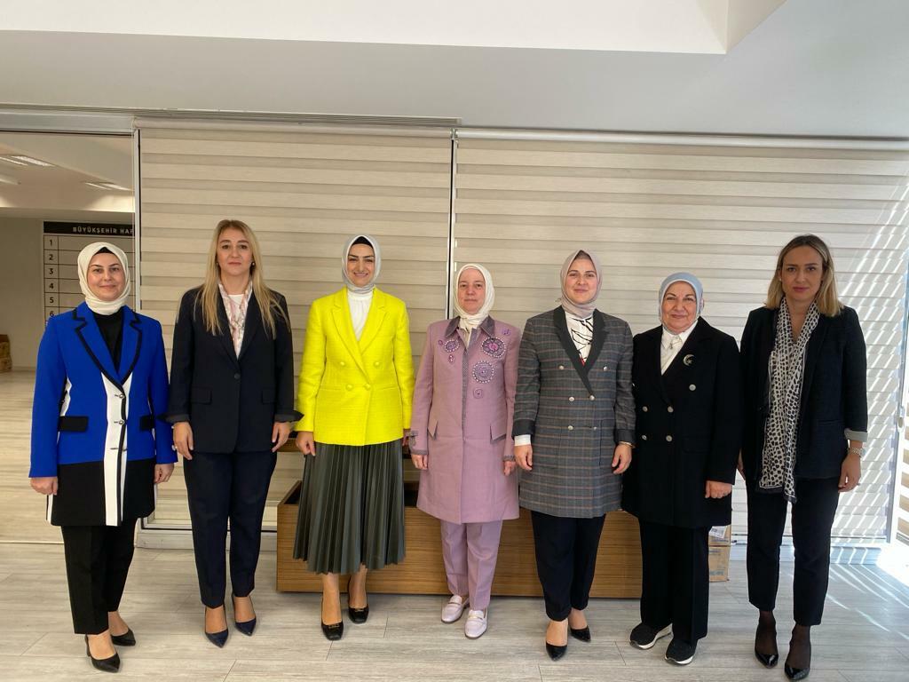 AK Parti İzmir Kadın Kollarında temayül heyecanı