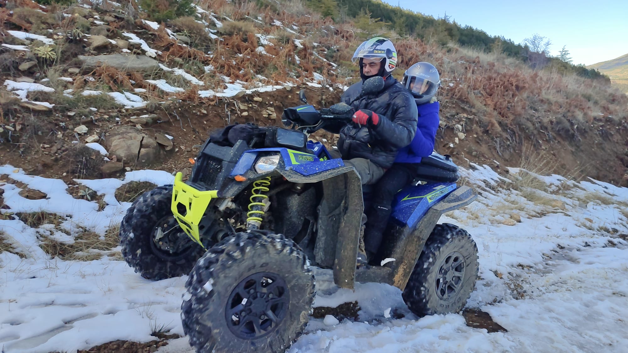 Ödemiş'teki Bozdağ Mahallesi, karla kaplandı