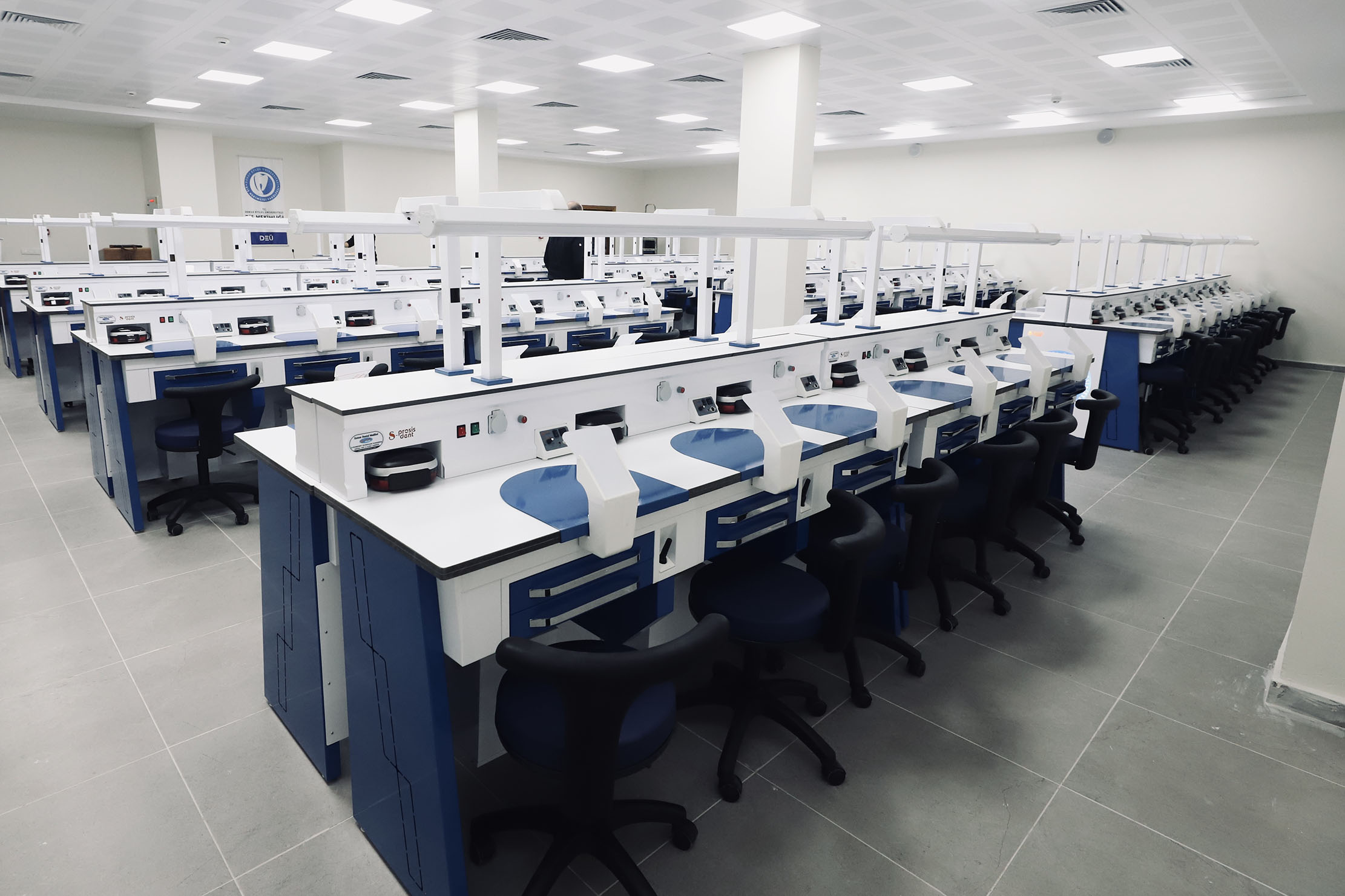 DEÜ'DEN BİR SAĞLIK YATIRIMI DAHA: PREKLİNİK LABORATUVARI HİZMETE ALINDI