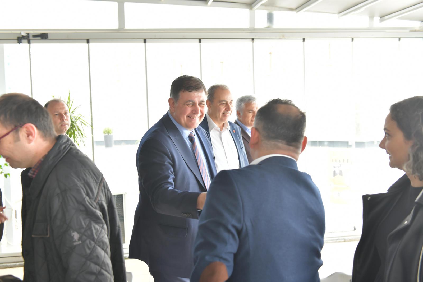 Başkan Adayı Tugay: Sokak hayvanları kent yaşamında var olacak