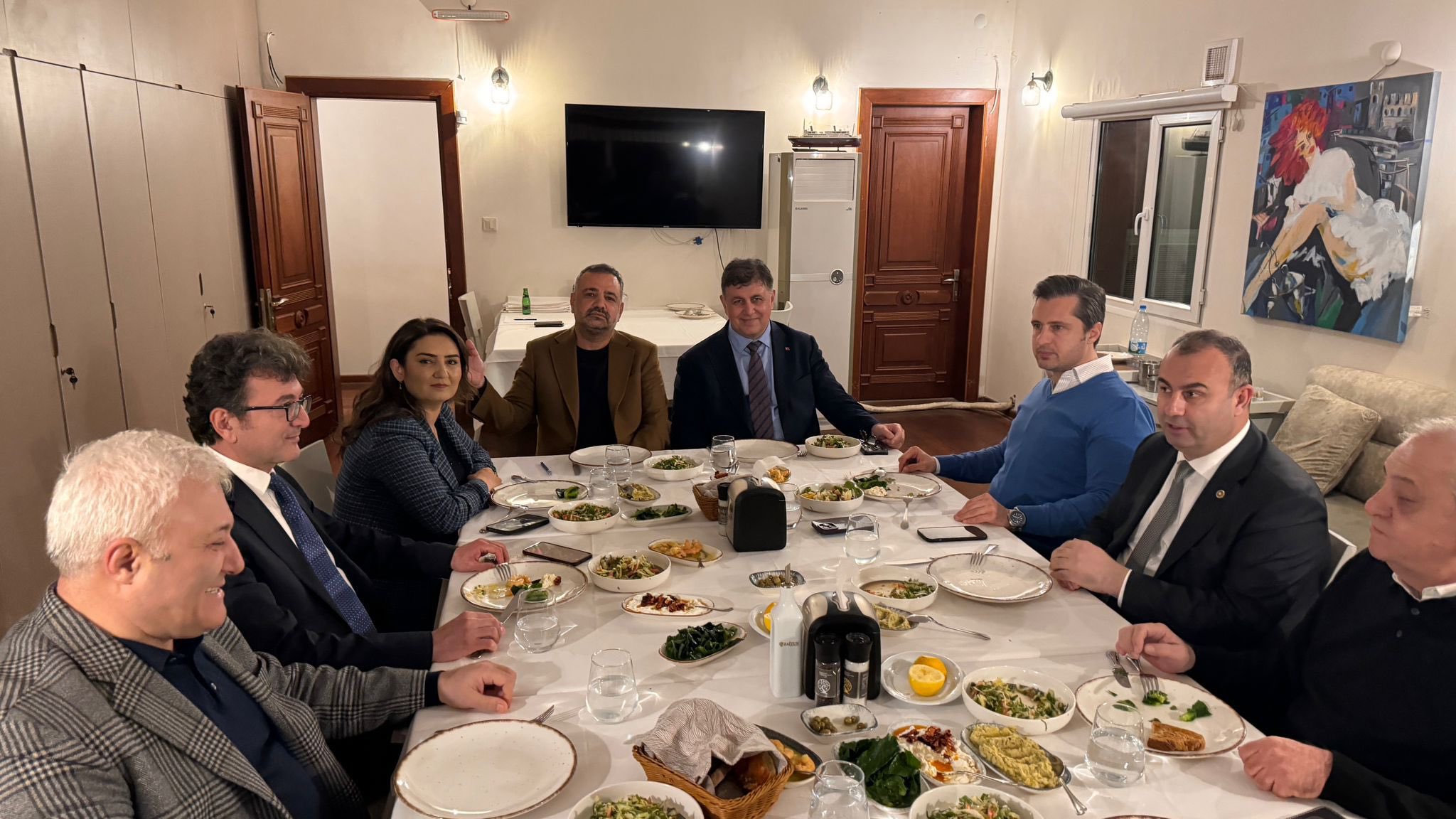 CHP İzmir'de akşam yemeğinde seçim kritiği