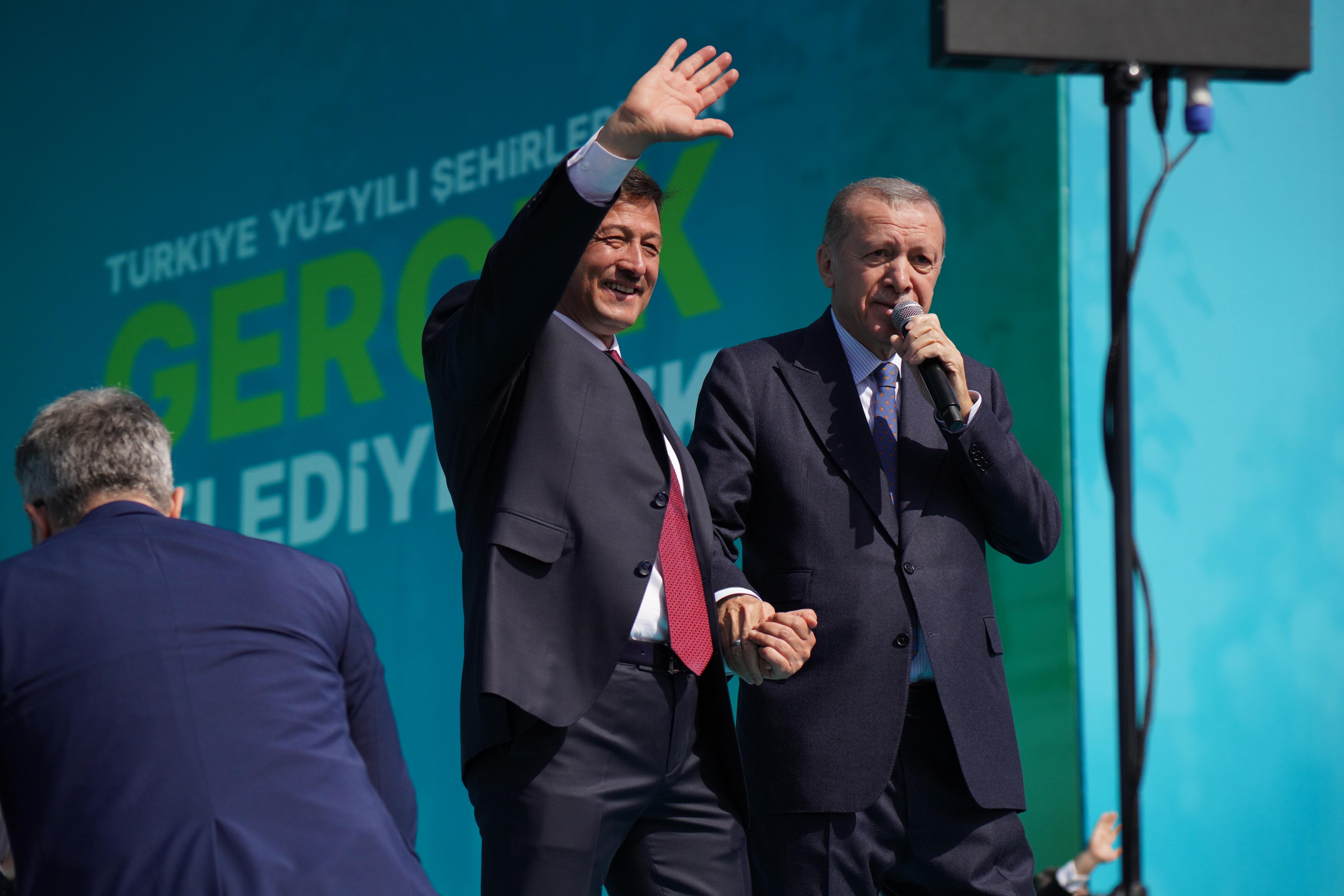 Hamza Dağ, İzmirlilerden söz istedi: Yeni bir hikaye yazacak mıyız?