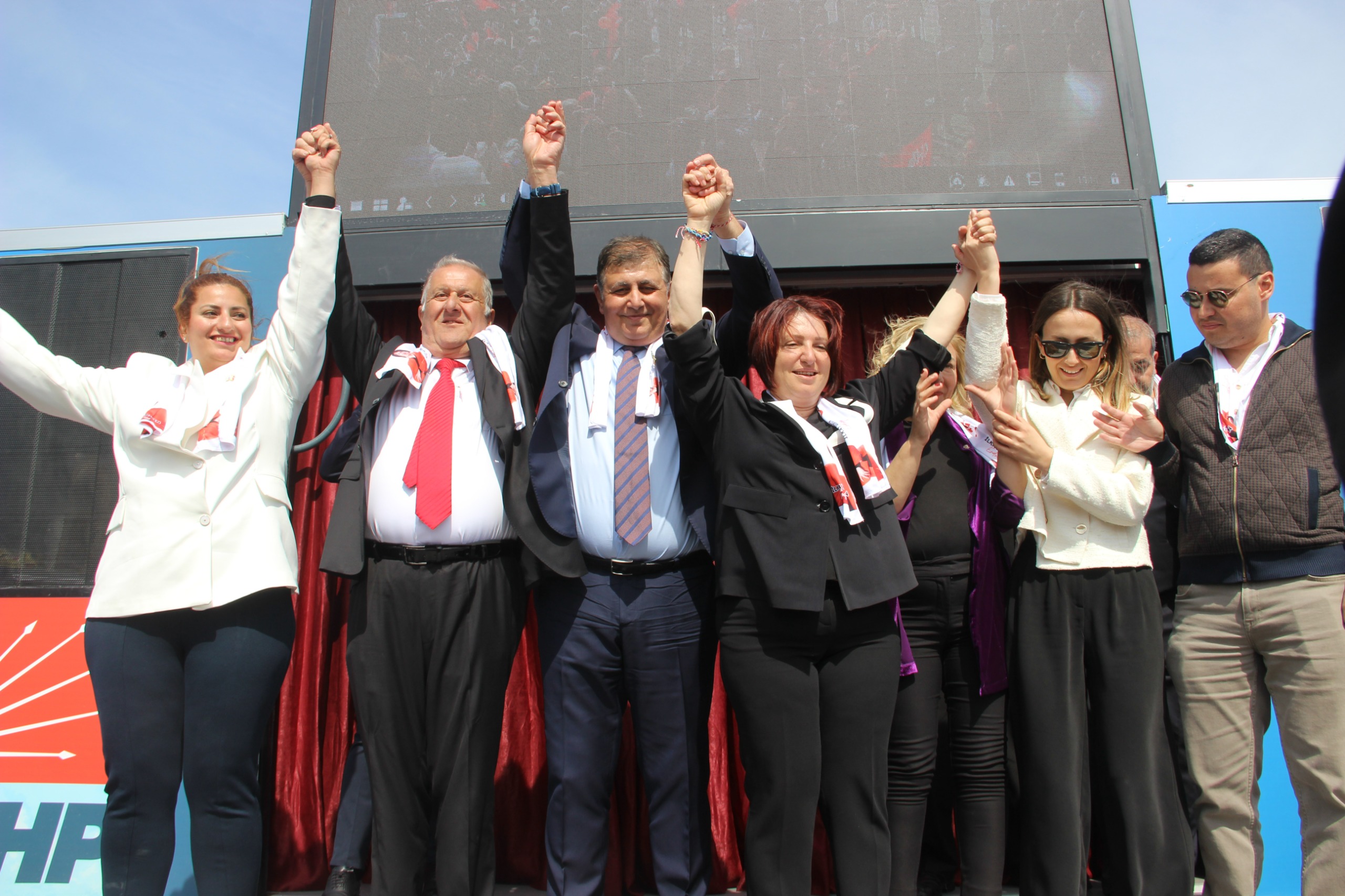 Başkan Tugay: İzmir'in her köşesini kendi evim gibi koruyacağım