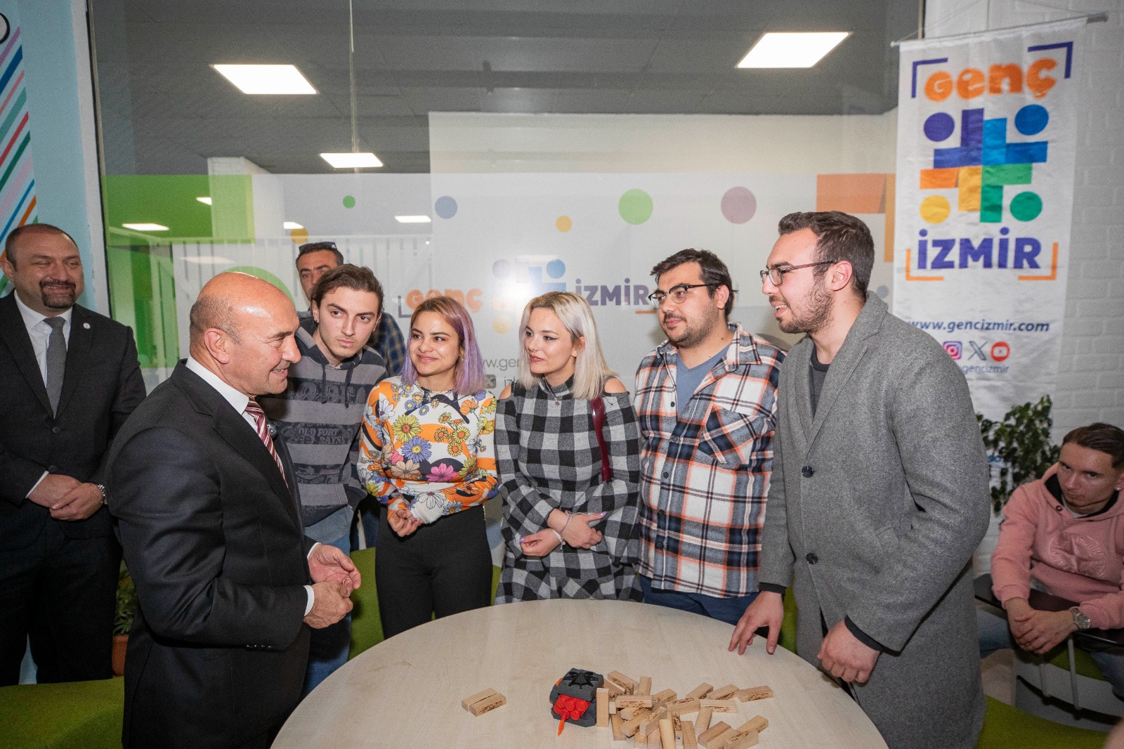 Soyer: “Yaptığımız her şey en çok gençler için”