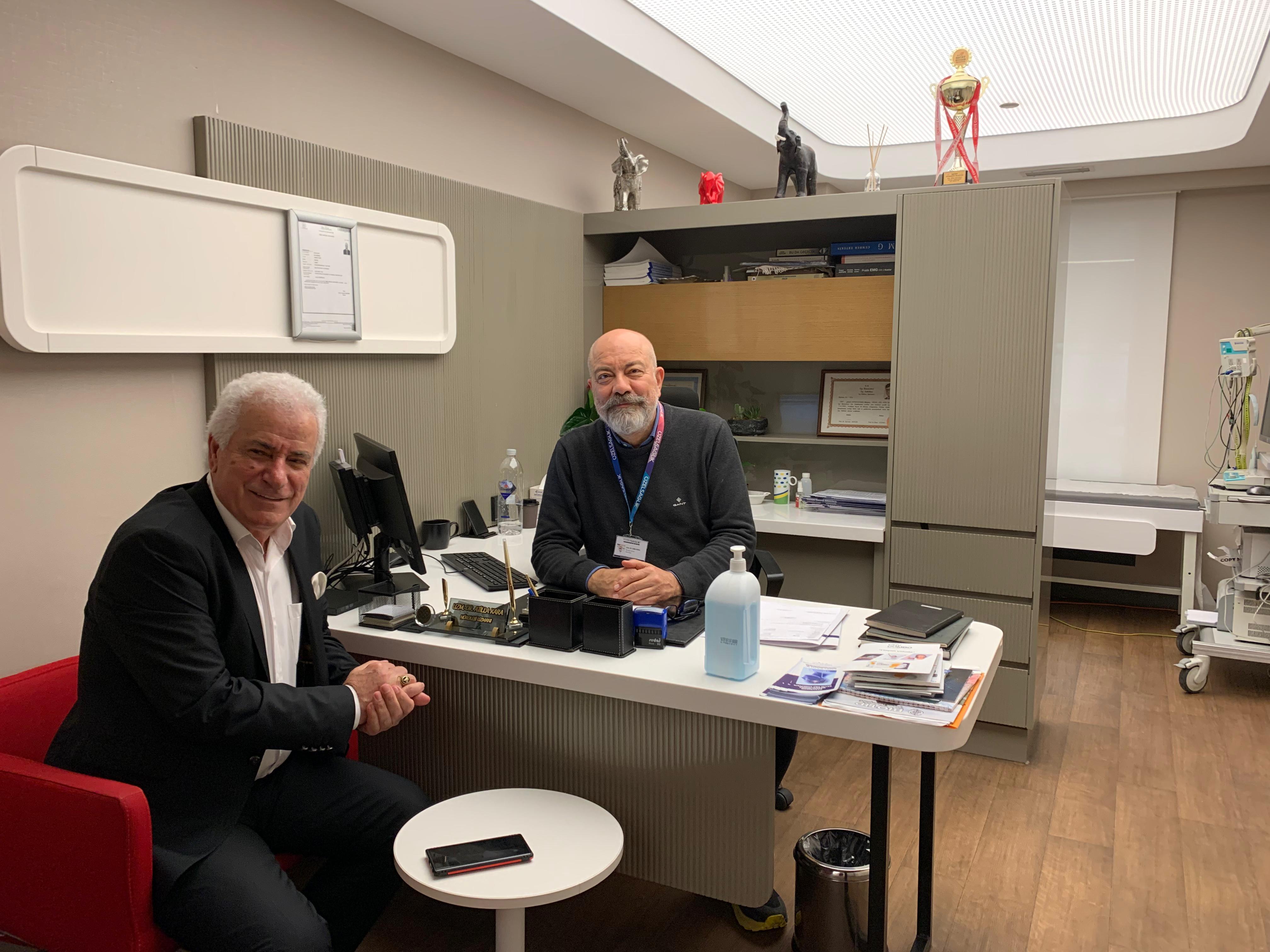 Salih Erkek'ten hastane çalışanlarına büyük övgü!