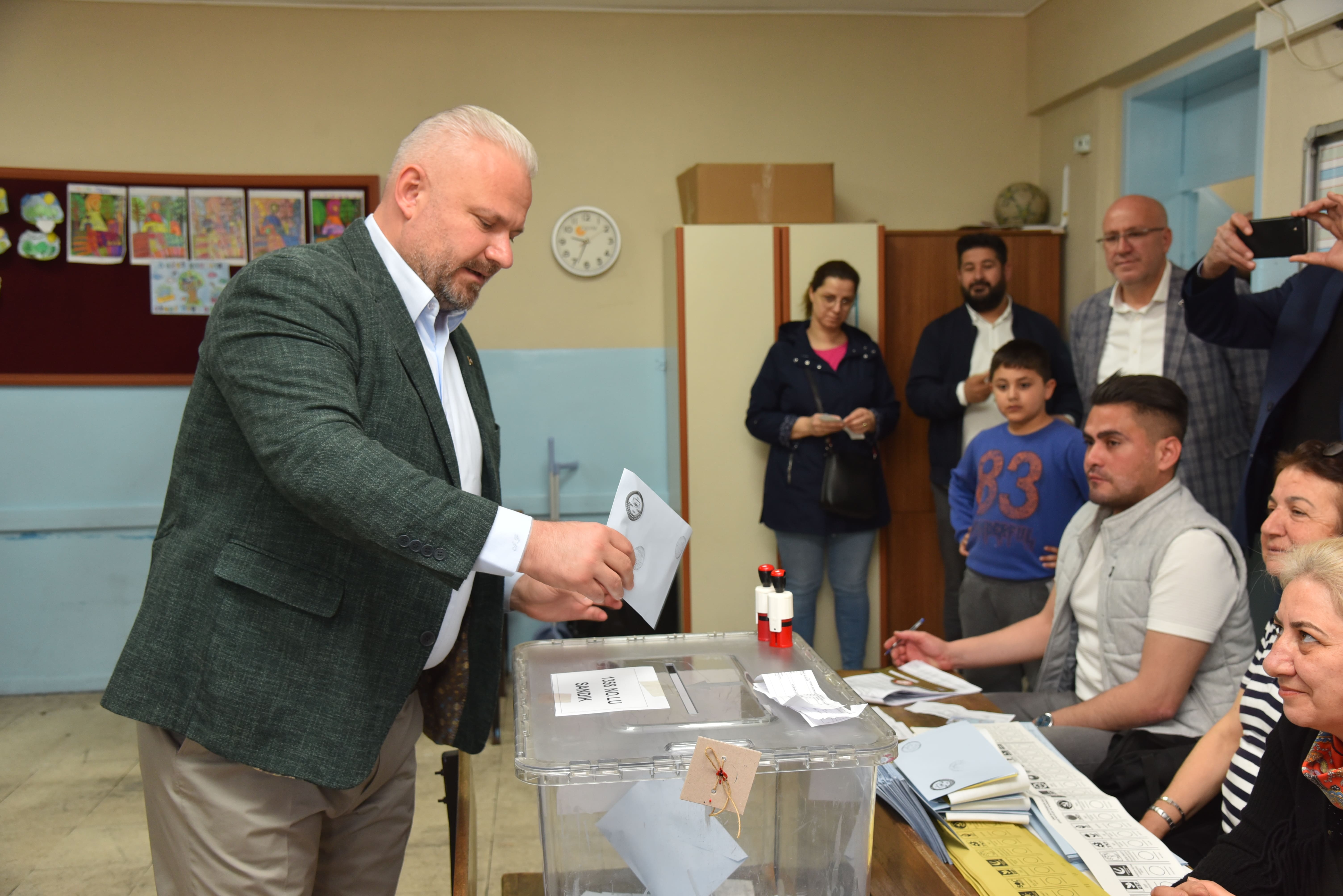 MENEMEN BELEDİYE BAŞKANI AYDIN PEHLİVAN, OYUNU KULLANDI