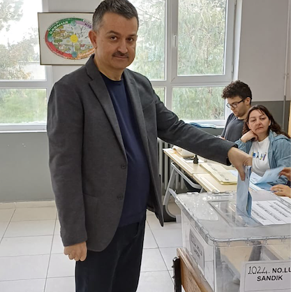 AK Parti İzmirli siyasiler sandık başında