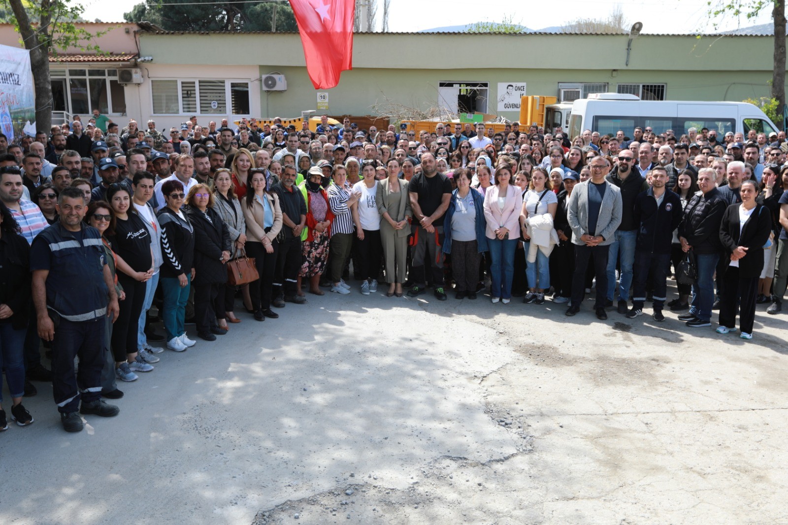 Başkan Filiz Ceritoğlu Sengel belediye emekçileriyle bayramlaştı