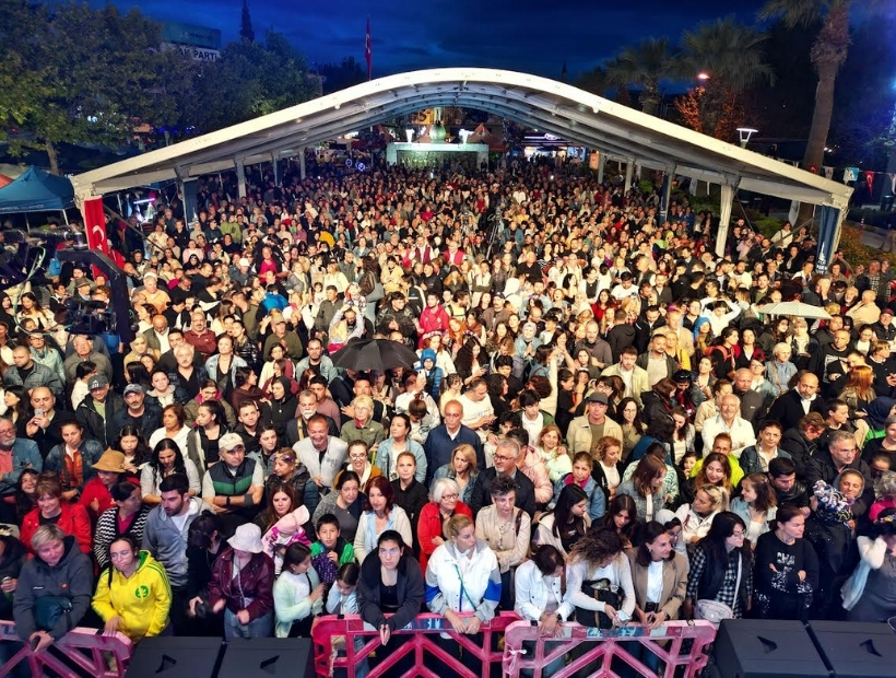 Urla'da 'Yeni Türkü' fırtınası esti!