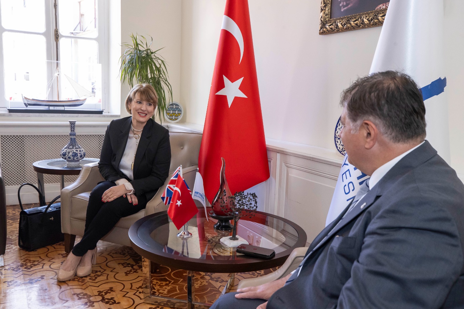 Başkan Tugay Birleşik Krallık Türkiye Büyükelçisi’ni ağırladı