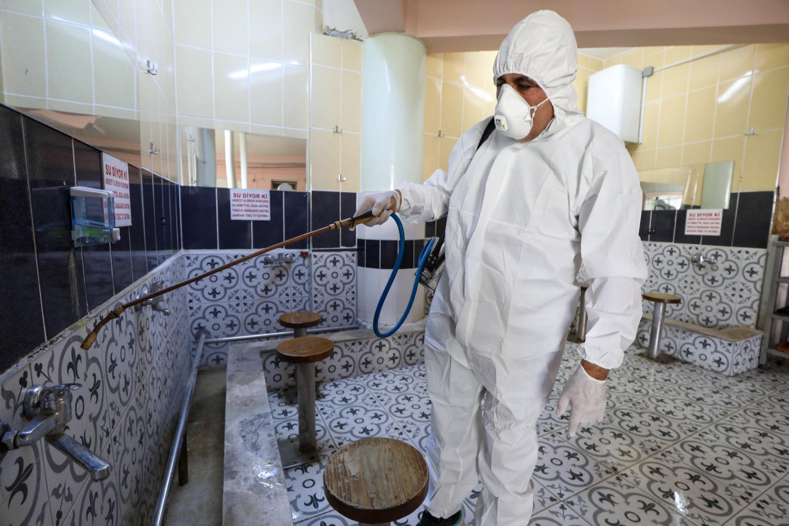 Karşıyaka Belediyesi ekiplerinden bayram mesaisi