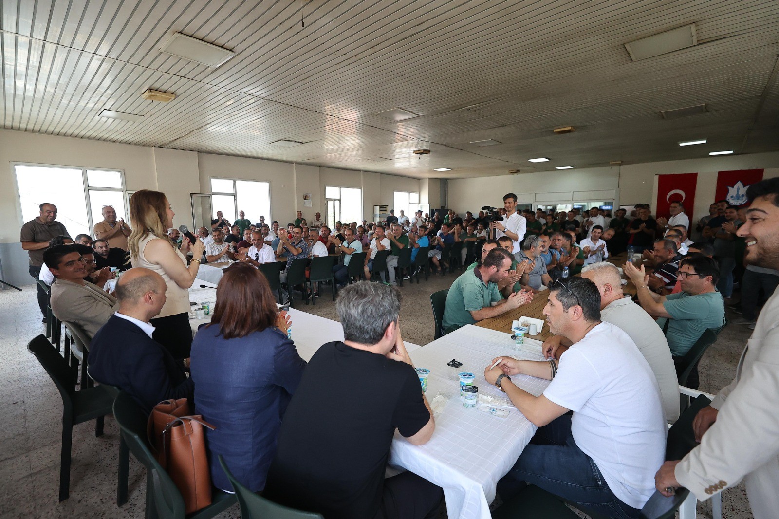 Başkan Mutlu belediye çalışanlarıyla bayramlaştı