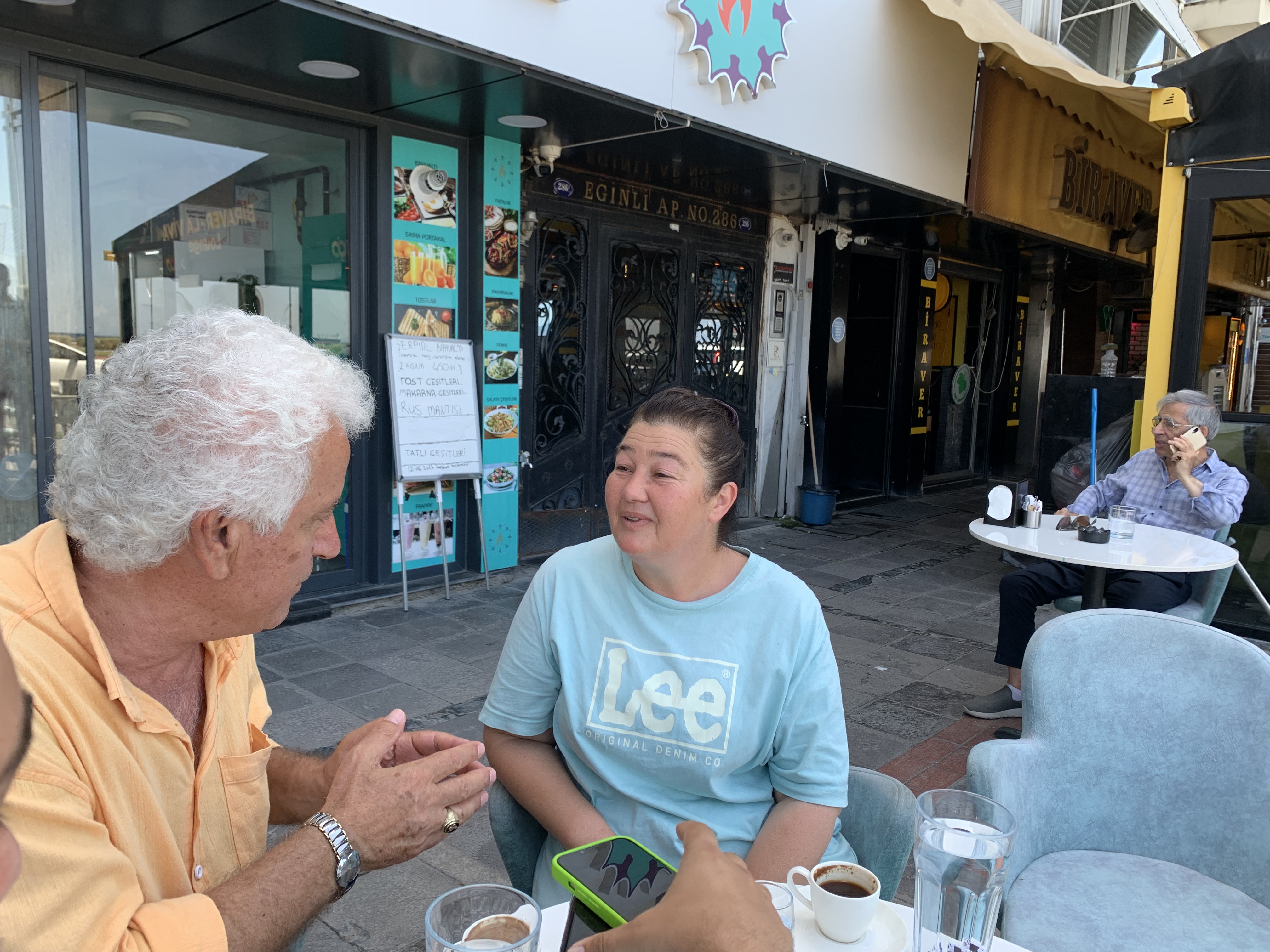 Alsancak'ta Lezzet ve Kalitenin Aile Dostu Buluşma Noktası: "Meş'ale"